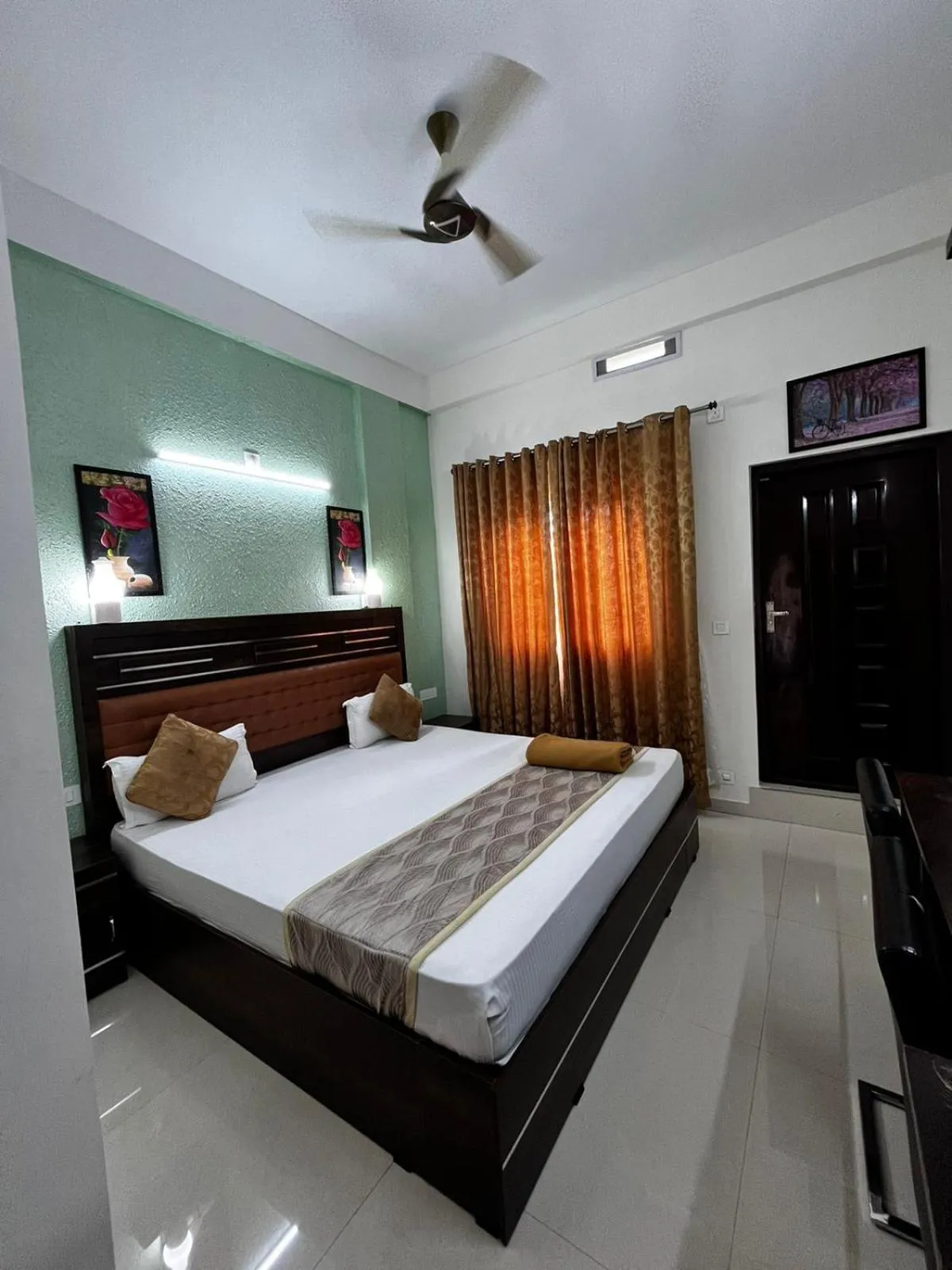 Deluxe Room in The Svarga Munnar Hill View resort