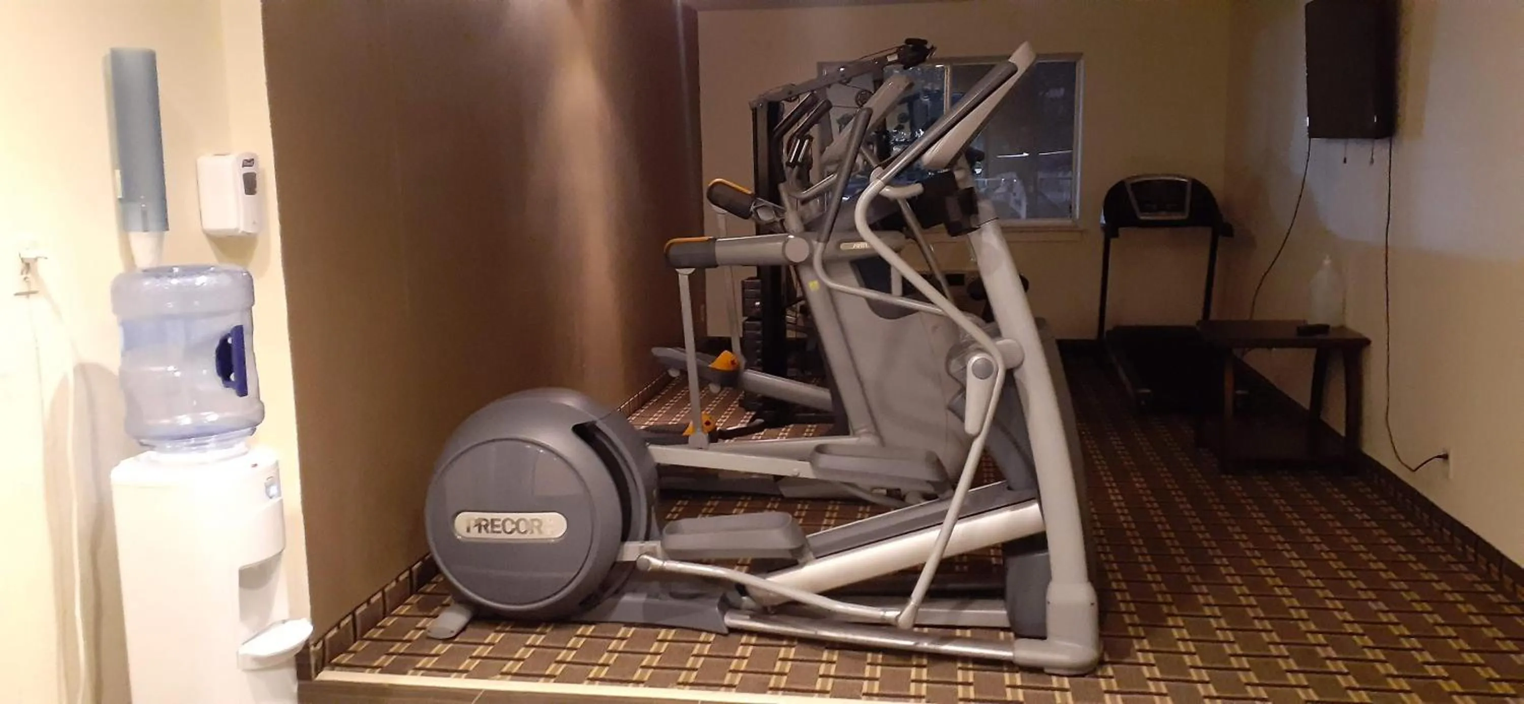 Fitness centre/facilities in Americas Best Value Inn Phenix City