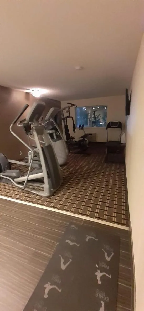Fitness centre/facilities in Americas Best Value Inn Phenix City