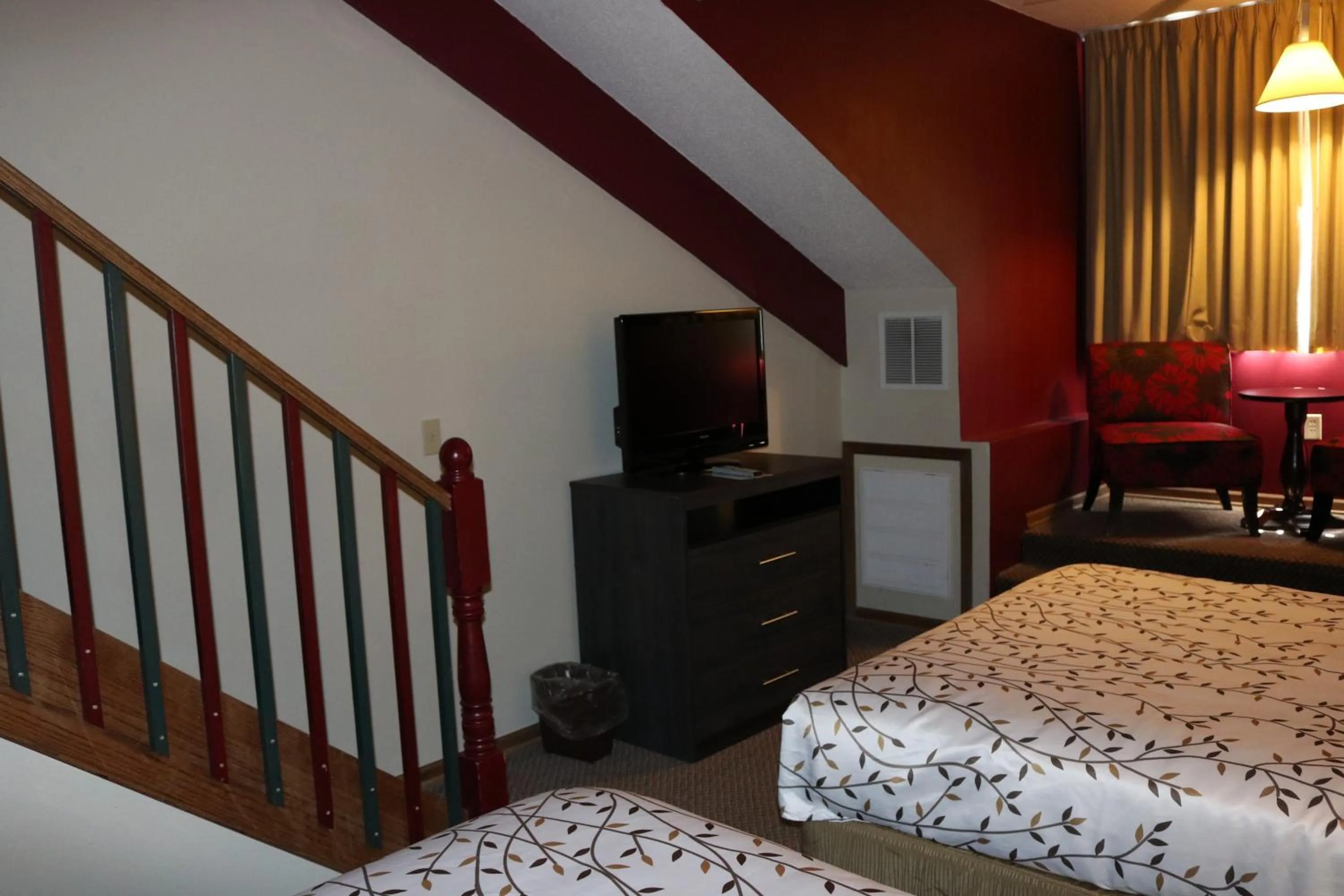 Bed in Roosevelt Inn Mount Rushmore