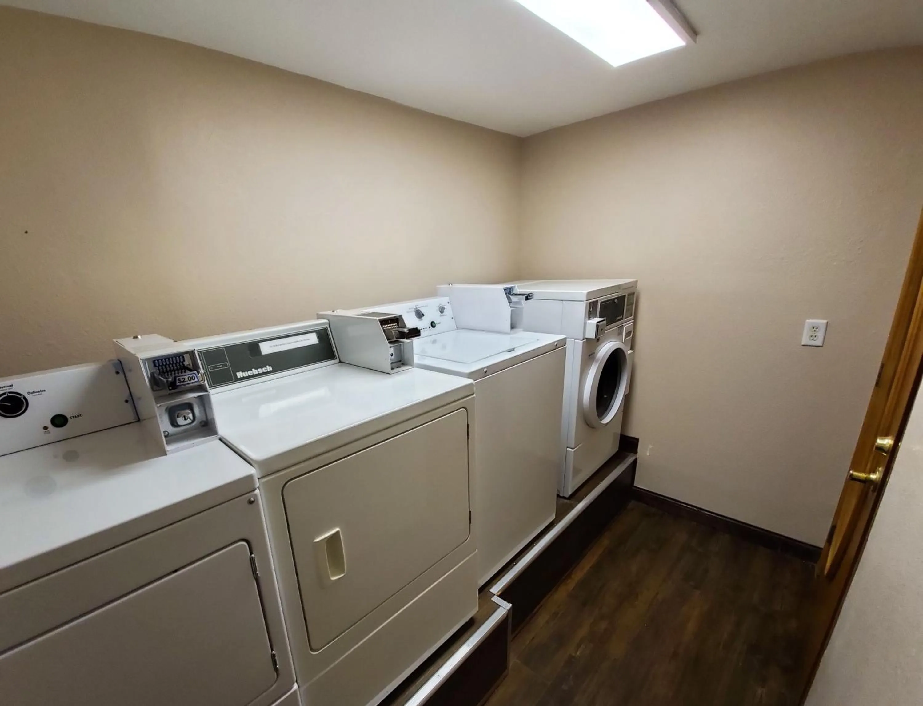 Roosevelt Inn Mount Rushmore