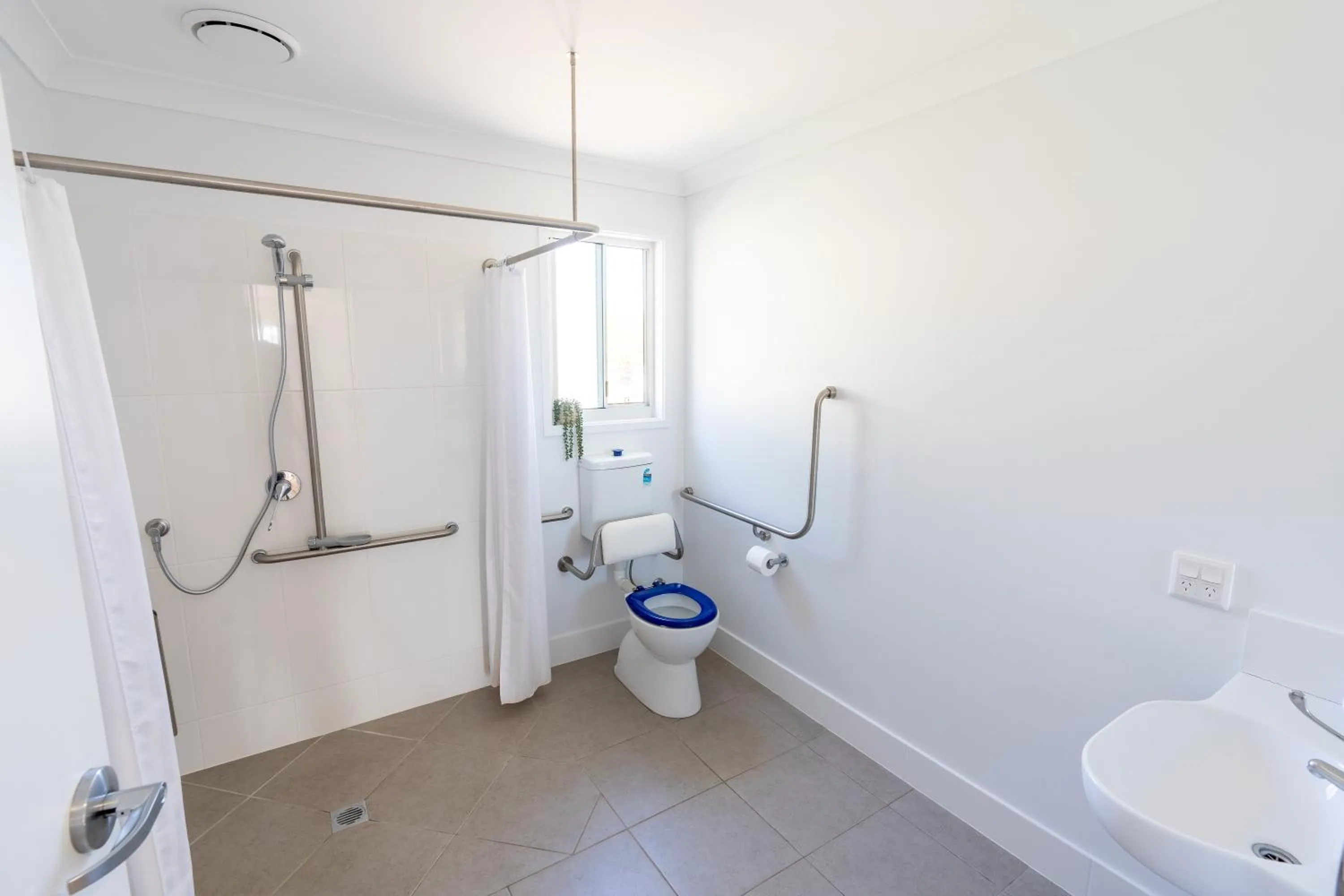 Shower in BIG4 Tasman Holiday Parks - Rowes Bay