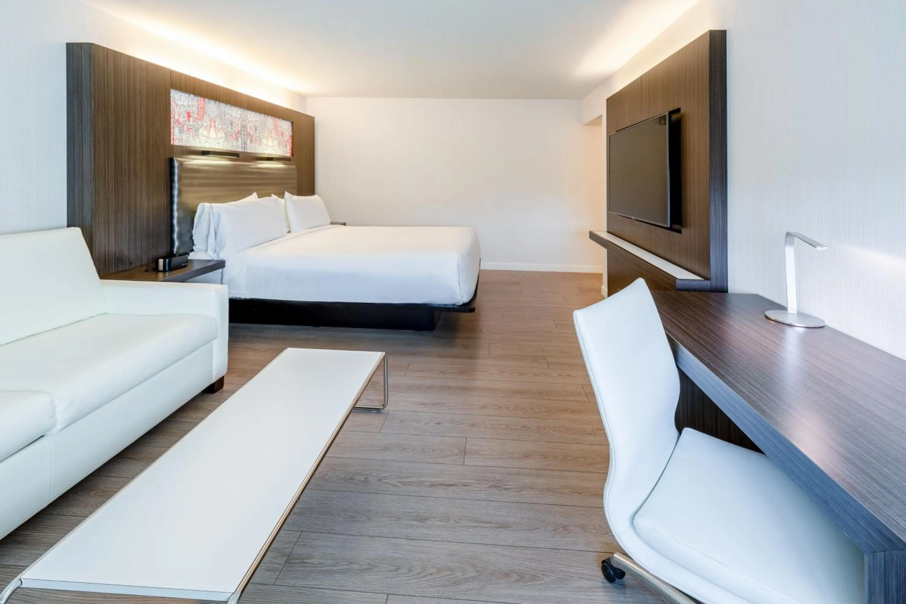 Photo of the whole room, Bed in Aloft Sunnyvale