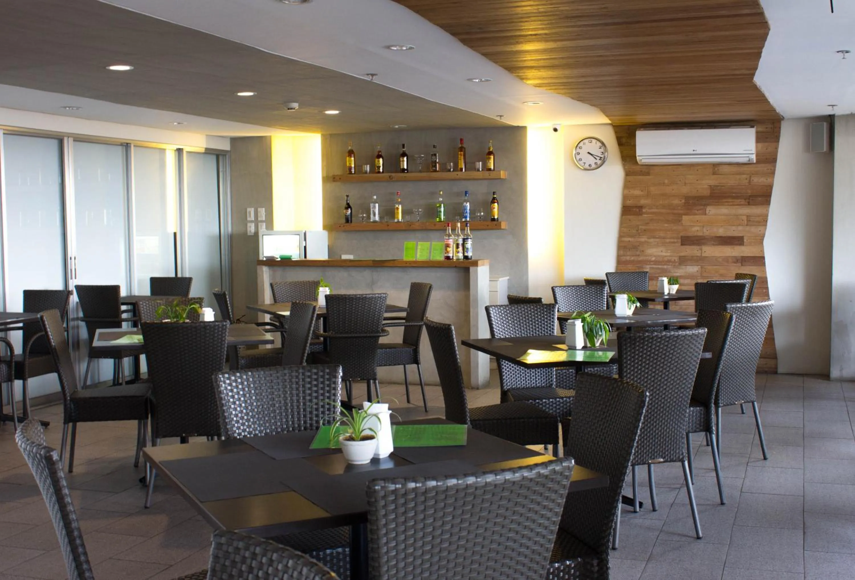 Restaurant/places to eat in Cebu R Hotel Mabolo