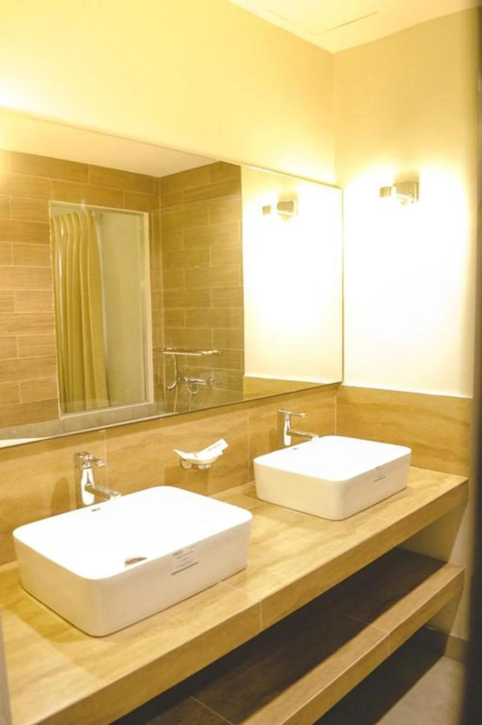 Bathroom in Cebu R Hotel Mabolo