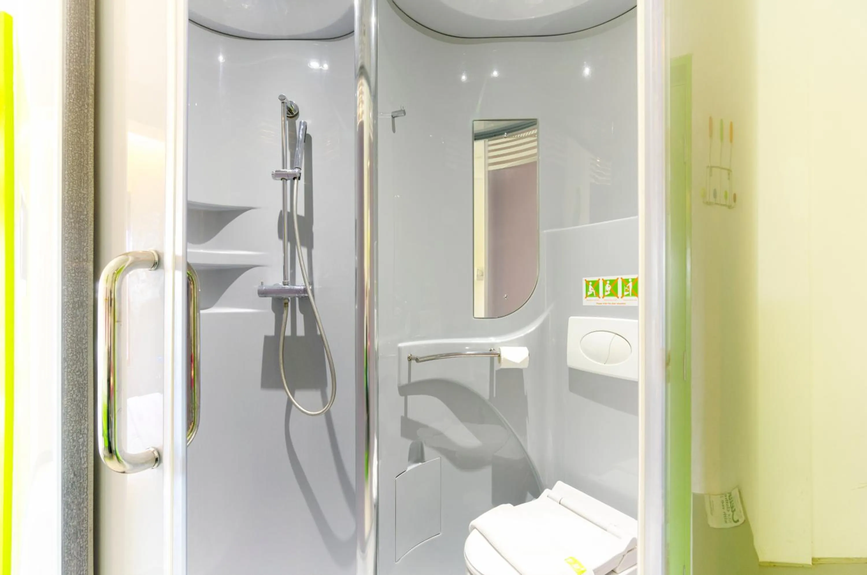 Toilet, Bathroom in POP! Hotel Denpasar