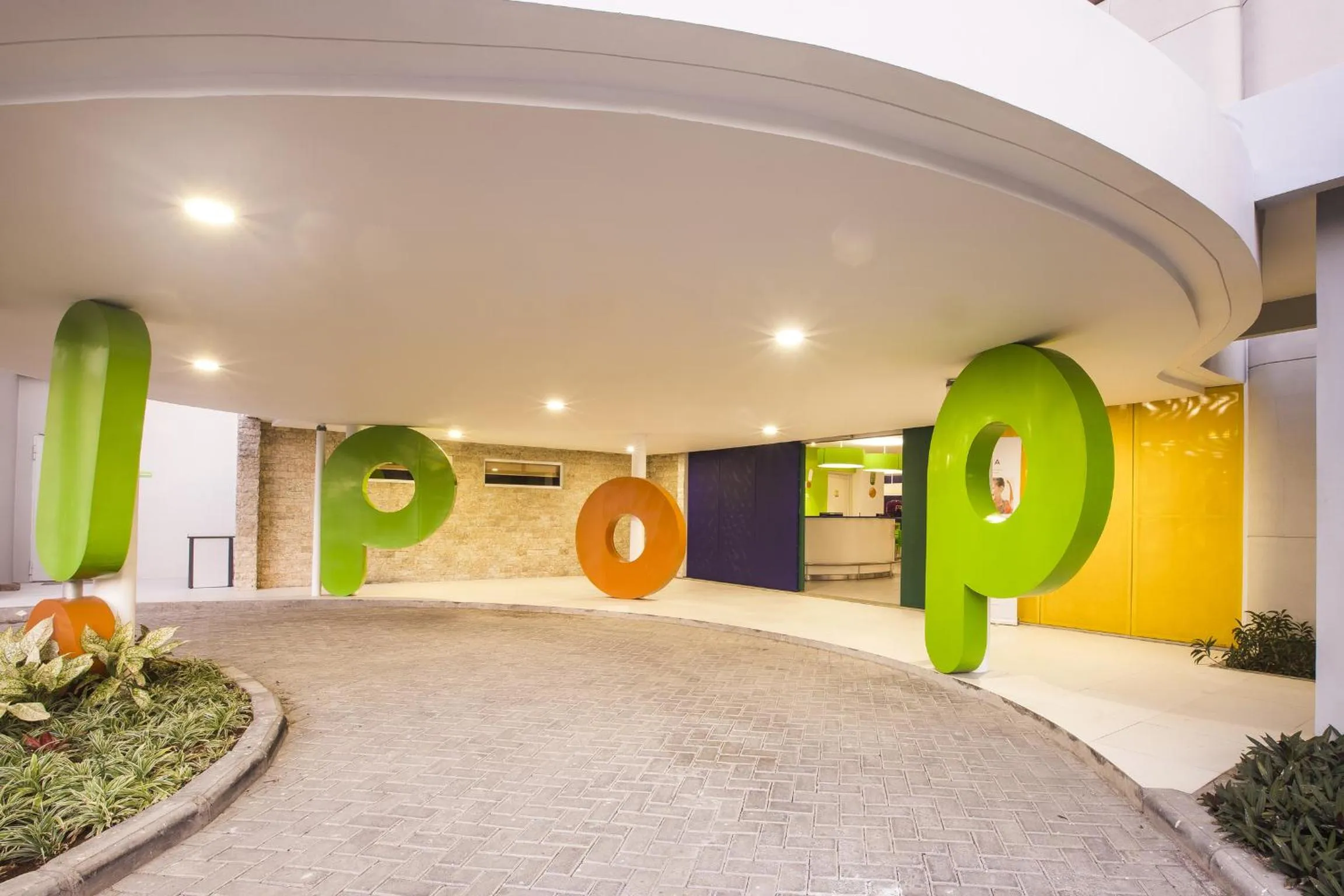 Facade/entrance in POP! Hotel Denpasar