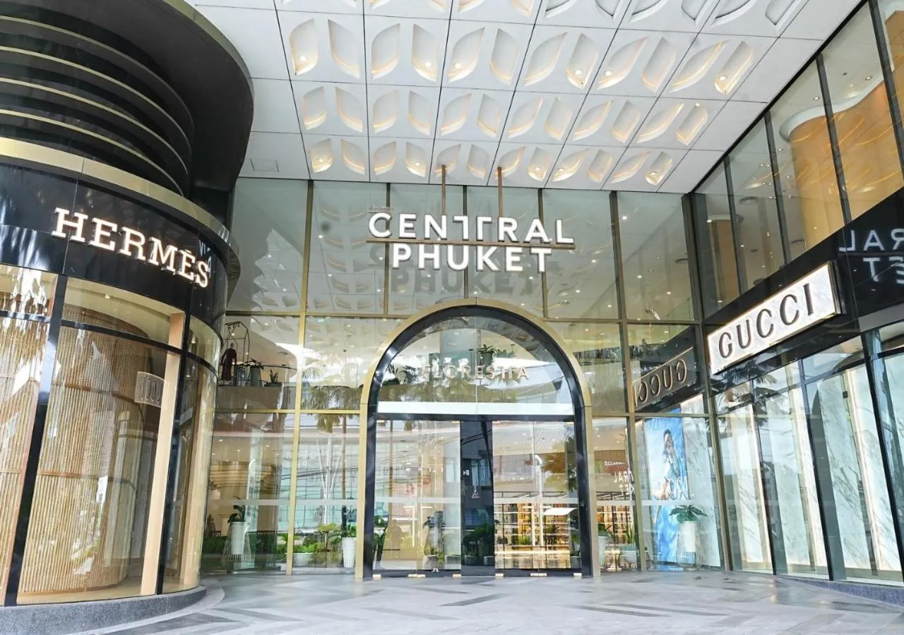 Shopping Area in O'nya Phuket Hotel