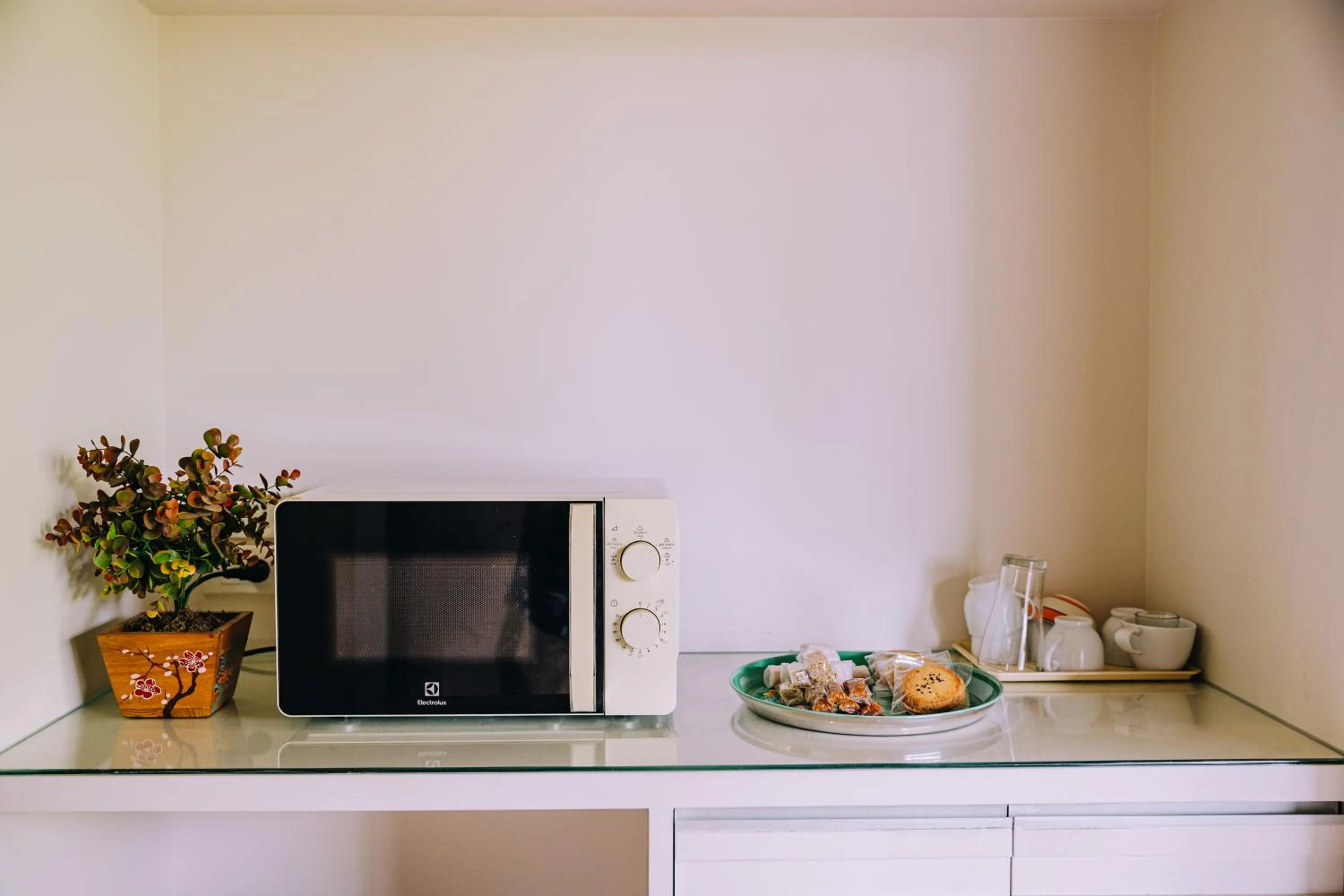 microwave in O'nya Phuket Hotel