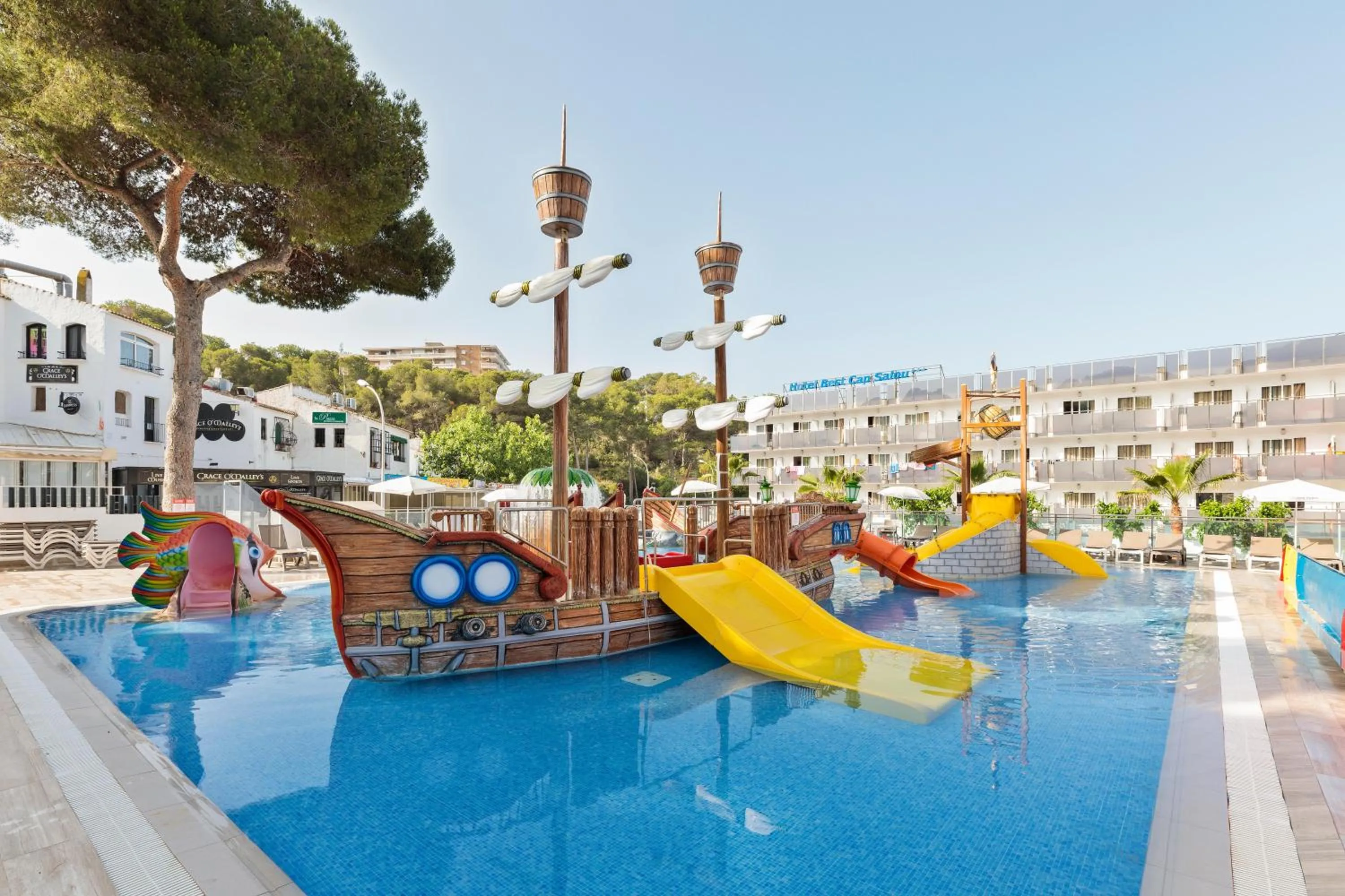 Swimming pool in Hotel Best Cap Salou