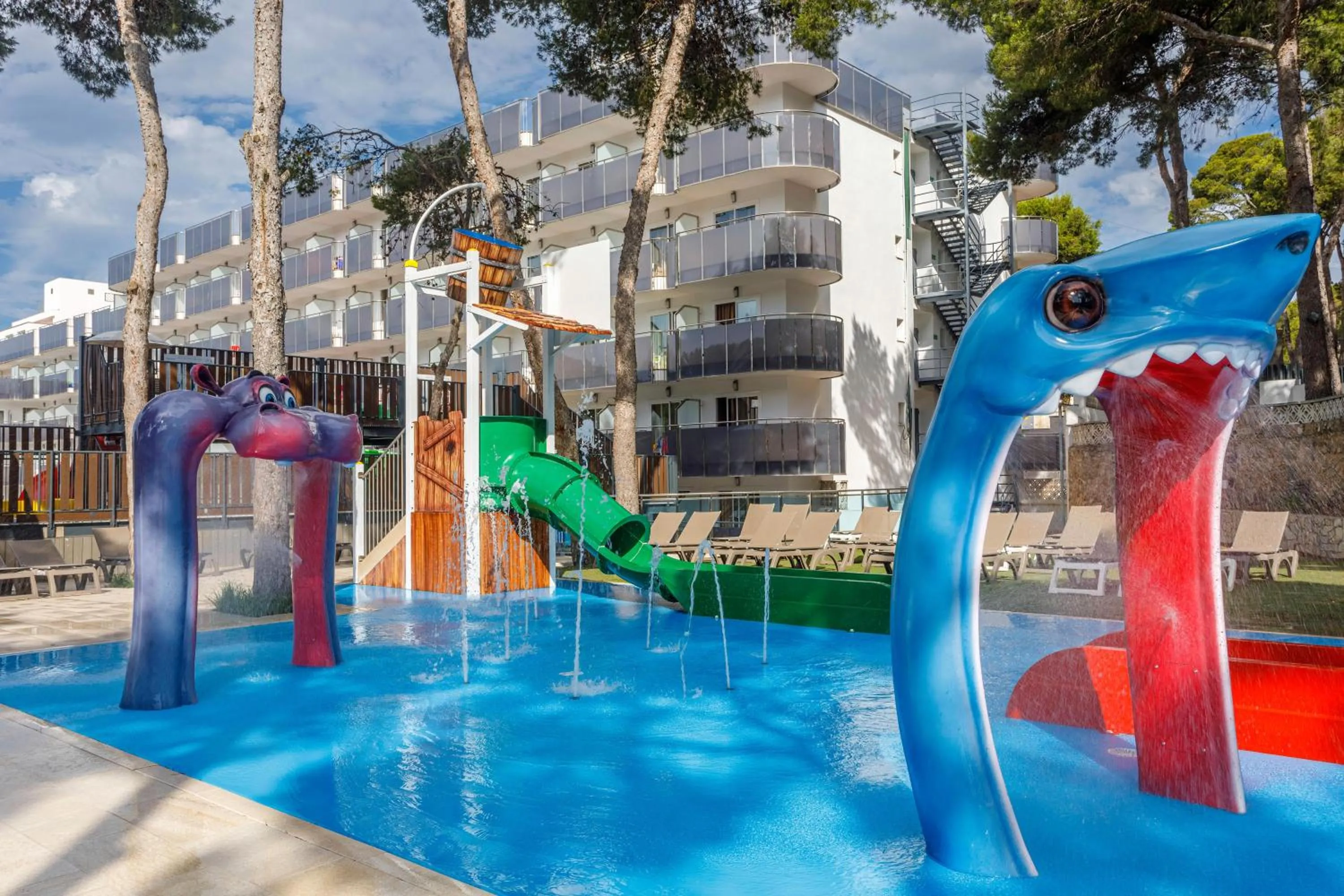 Swimming pool in Hotel Best Cap Salou
