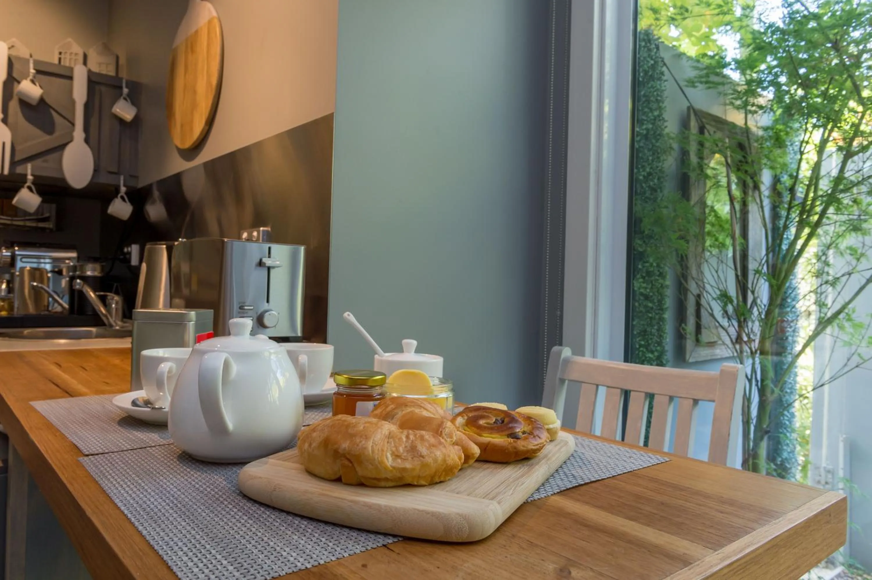 Breakfast in Sailaway Beach House