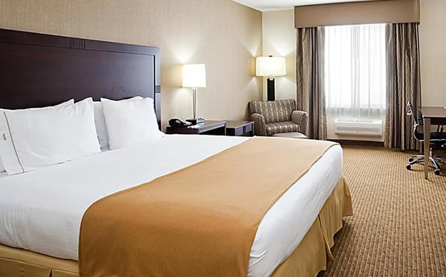 Bed in Blue Way Inn Eagan Extended Stay