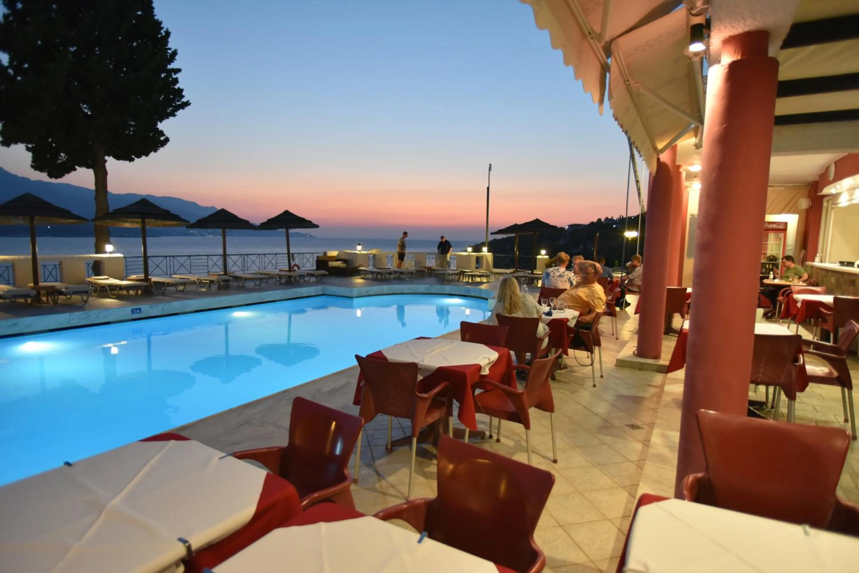 Restaurant/places to eat in Andromeda Hotel