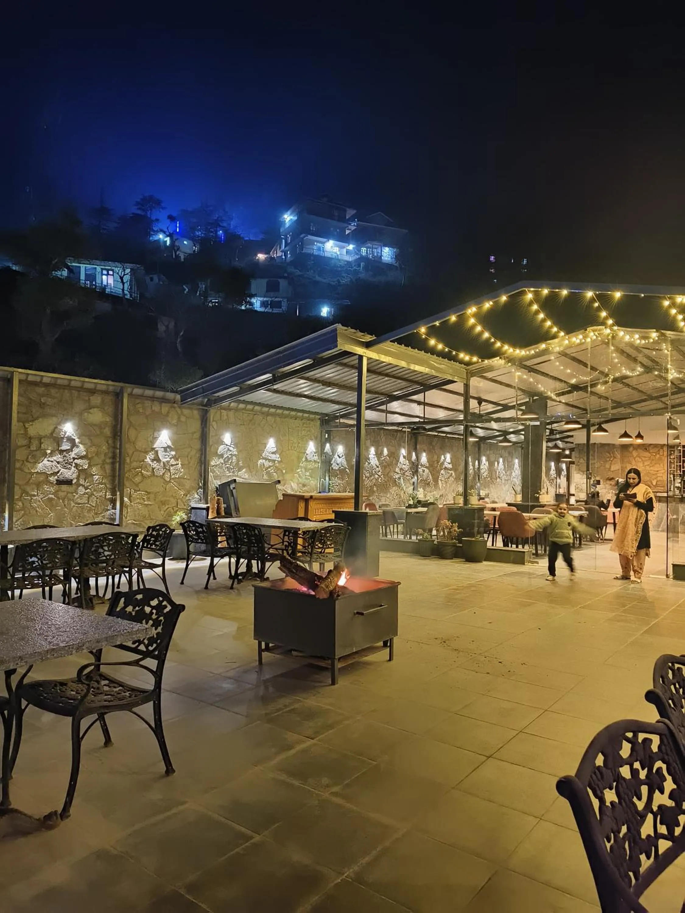 Patio in Hotel Chail Residency