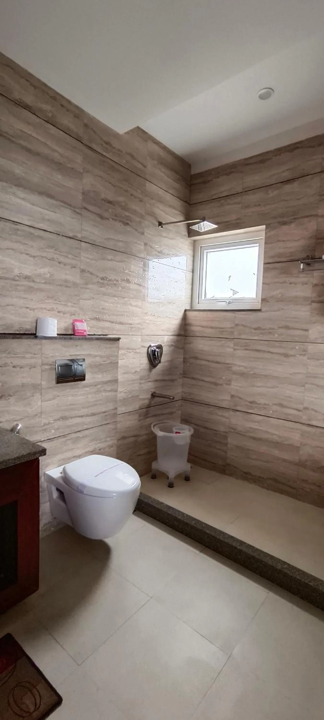 Shower in Hotel Chail Residency