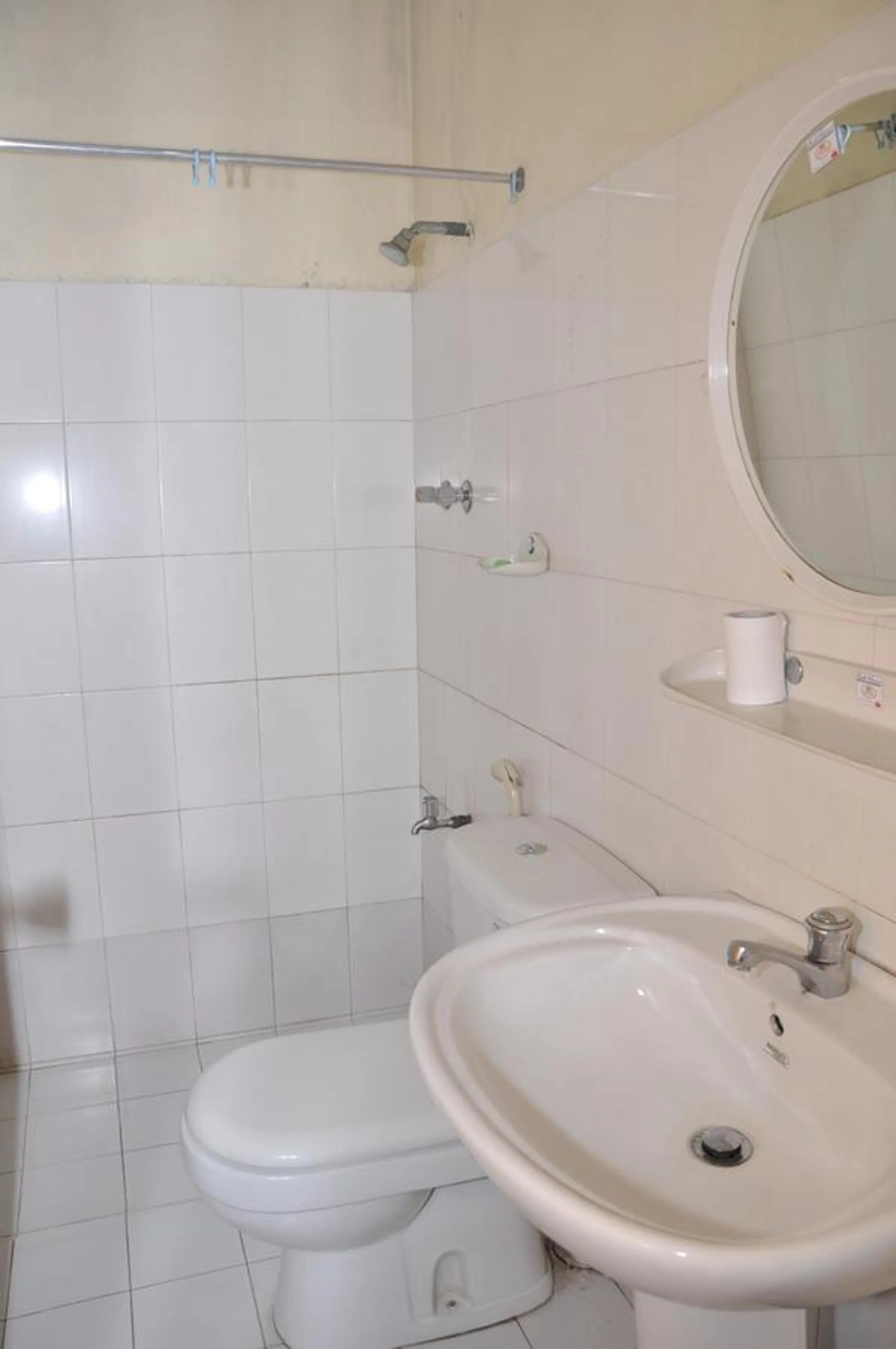 Shower in Mount Crest Inn Deniyaya