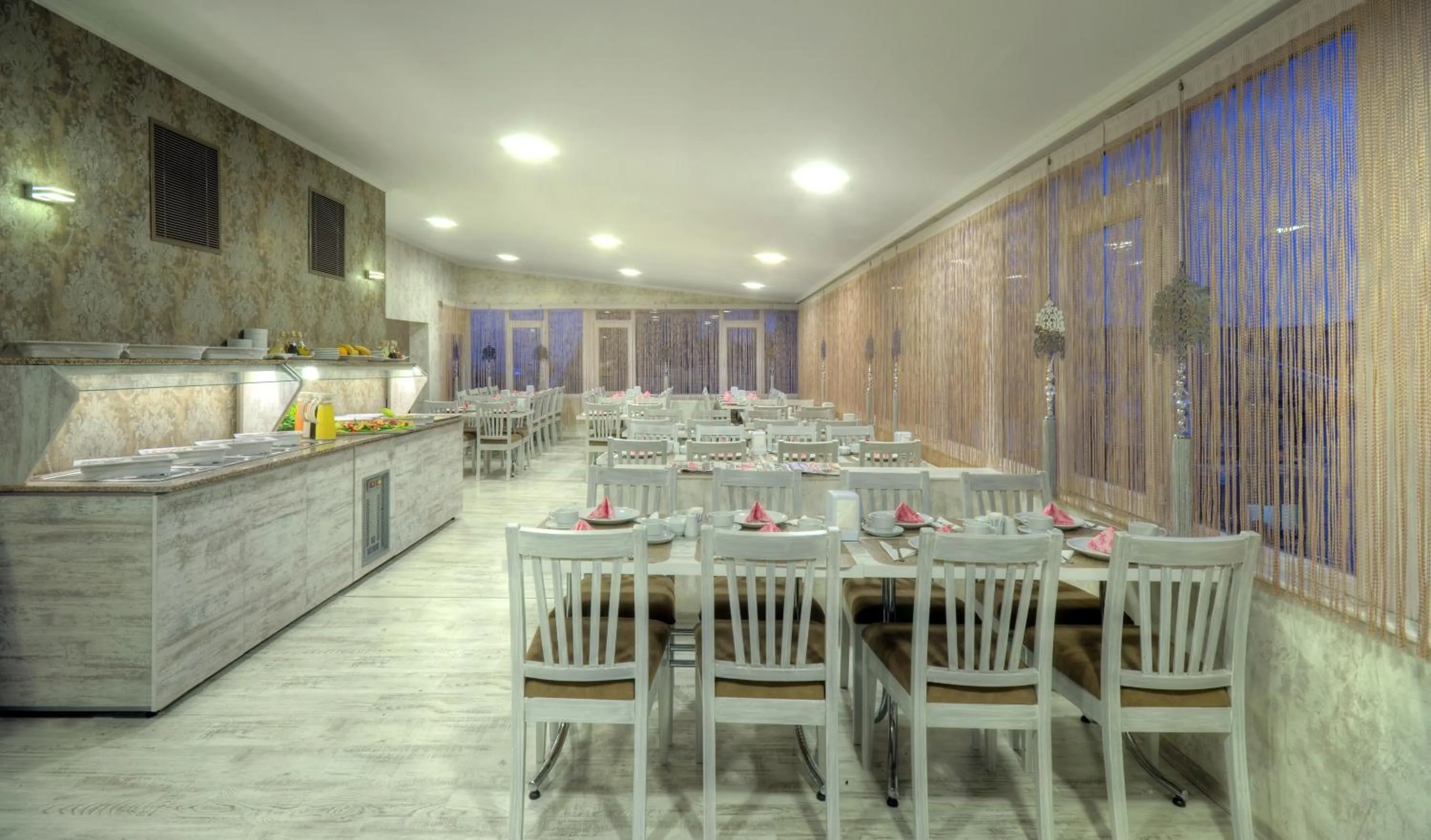 Restaurant/places to eat in Hotel Abro Sezenler