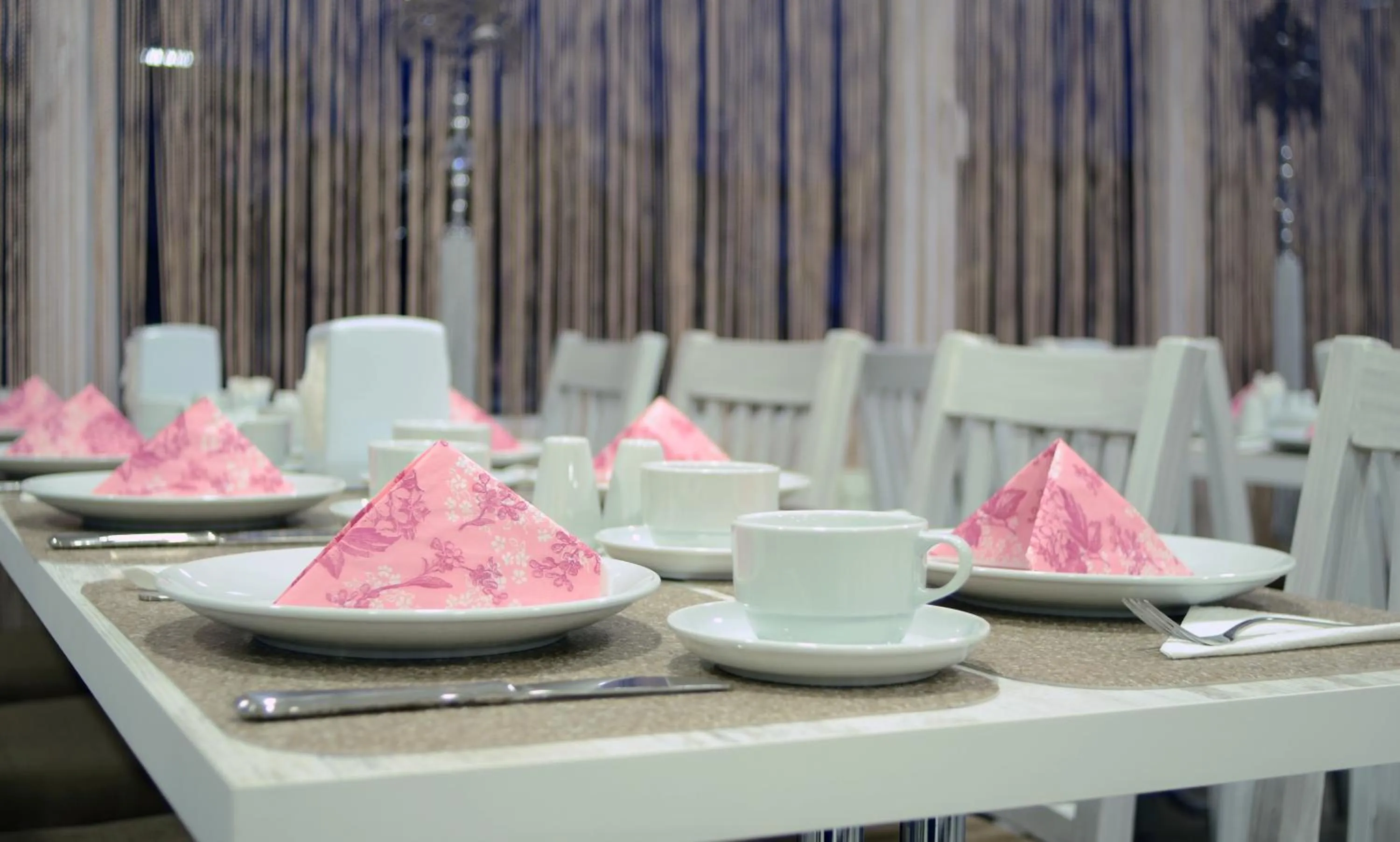 Restaurant/places to eat in Hotel Abro Sezenler