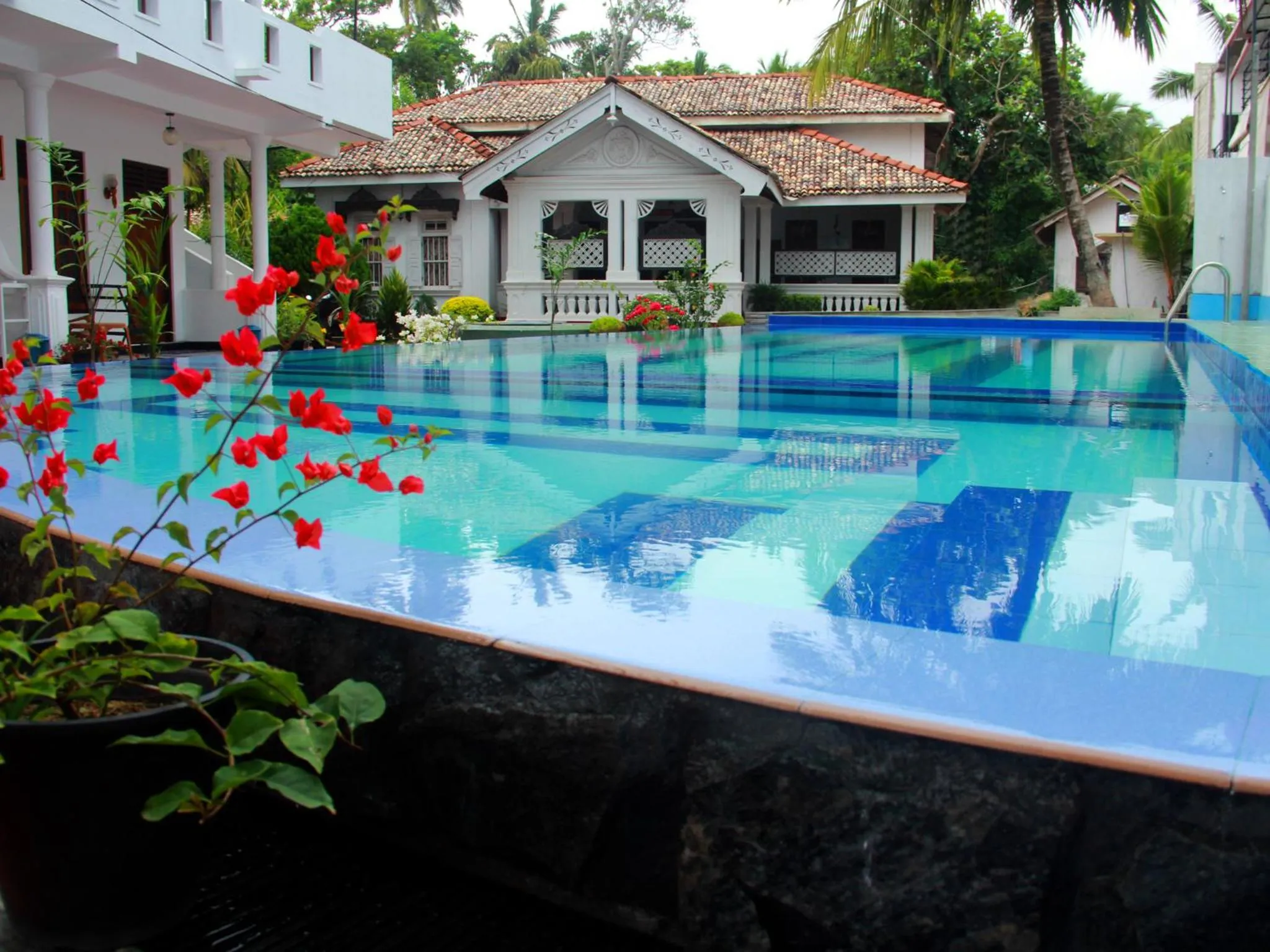 Restaurant/places to eat in Liyanage Resort