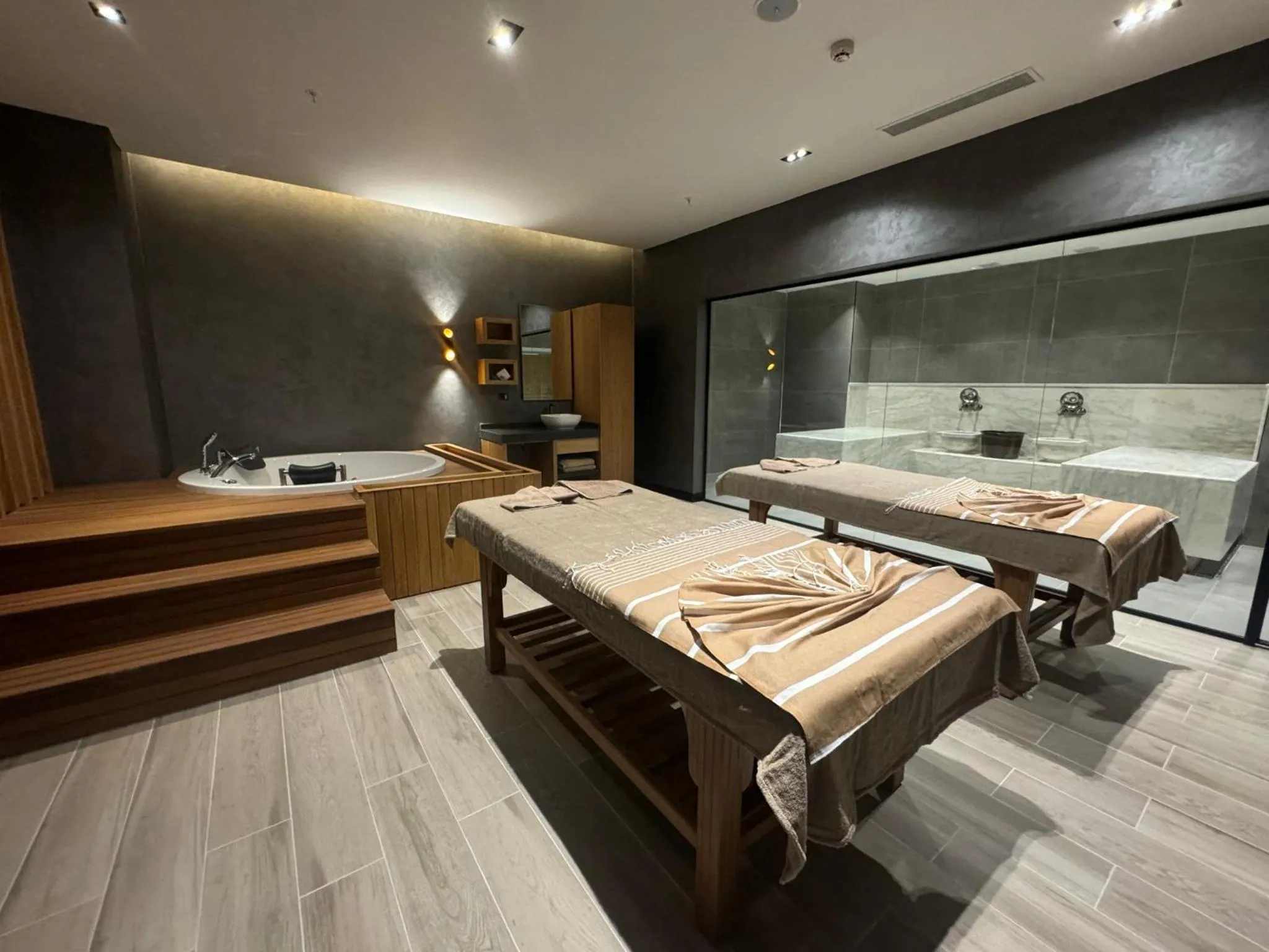 Hot Tub, Bed in VONRESORT Abant