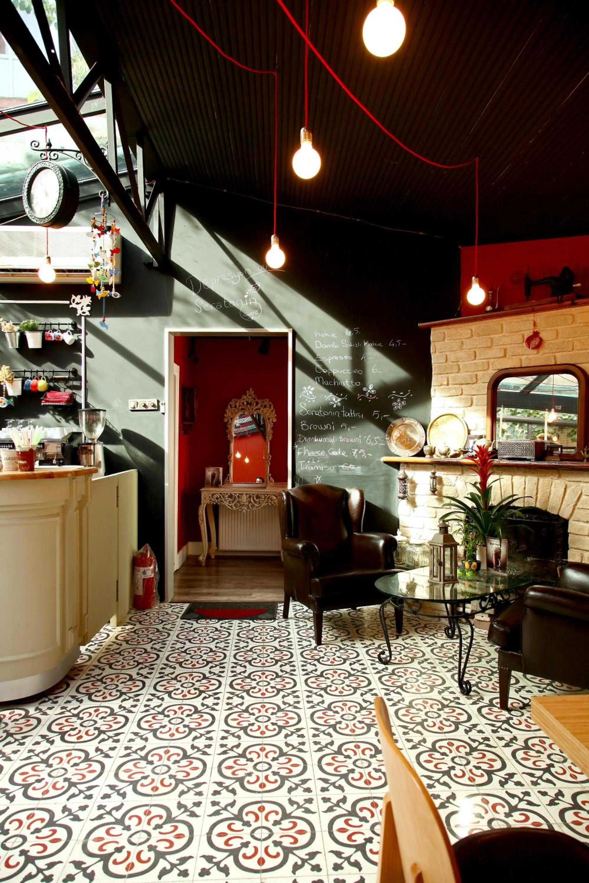 Restaurant/places to eat in Ottoman Suites by Sera House