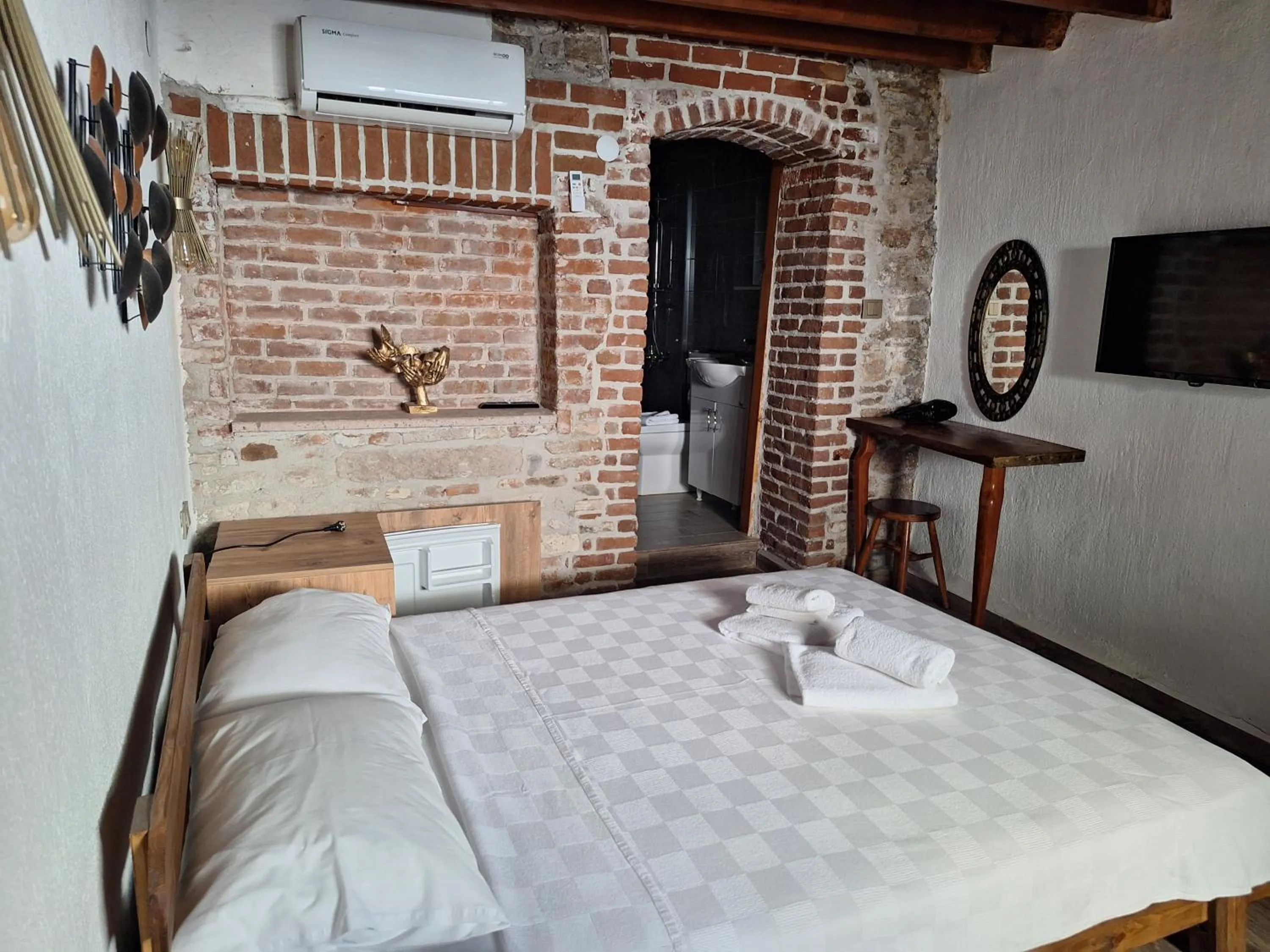 Photo of the whole room, Bed in Tetka Konukevi