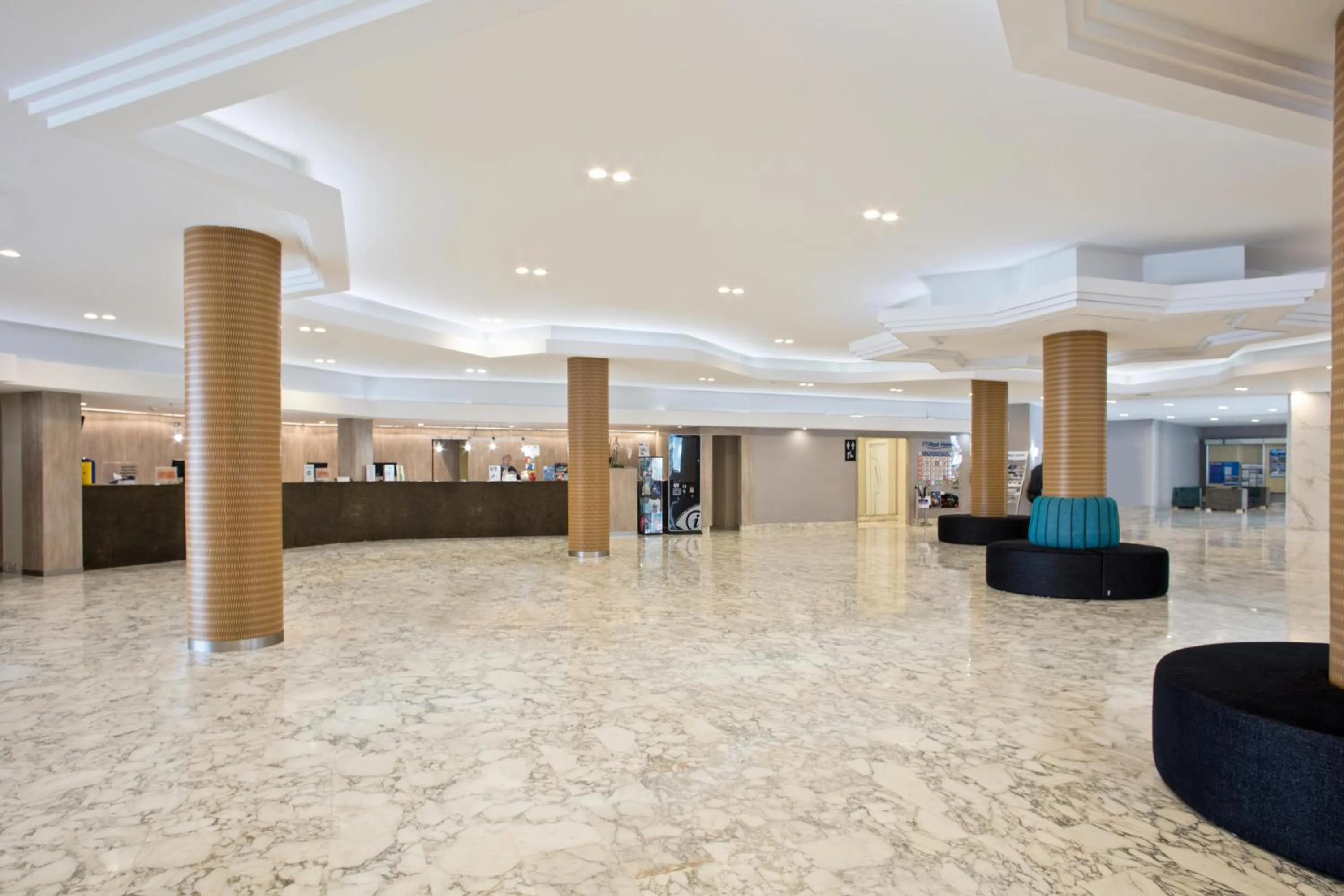 Lobby or reception in Hotel Best Cambrils