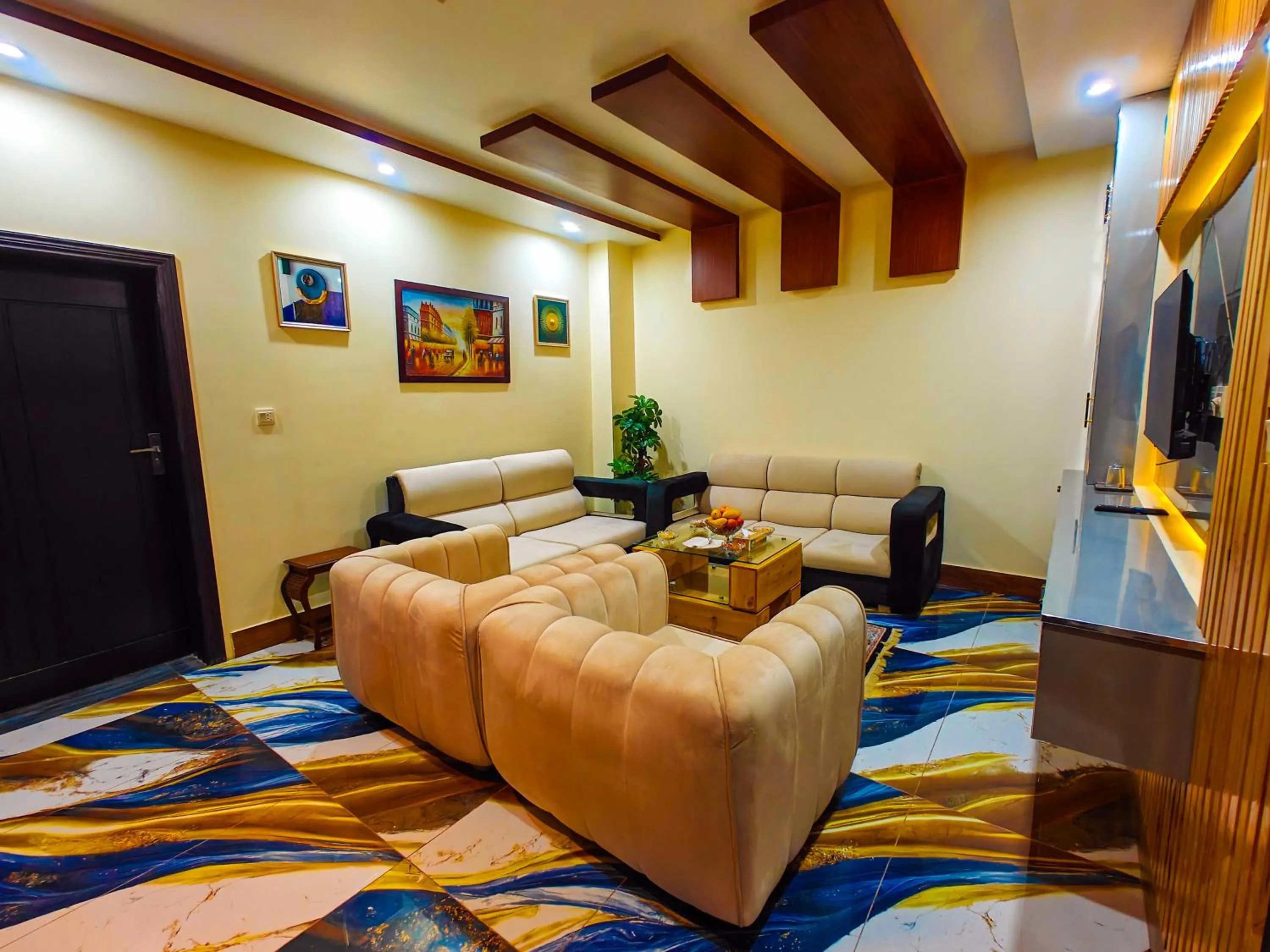 TV and multimedia in Kabirs Hotel Kalam