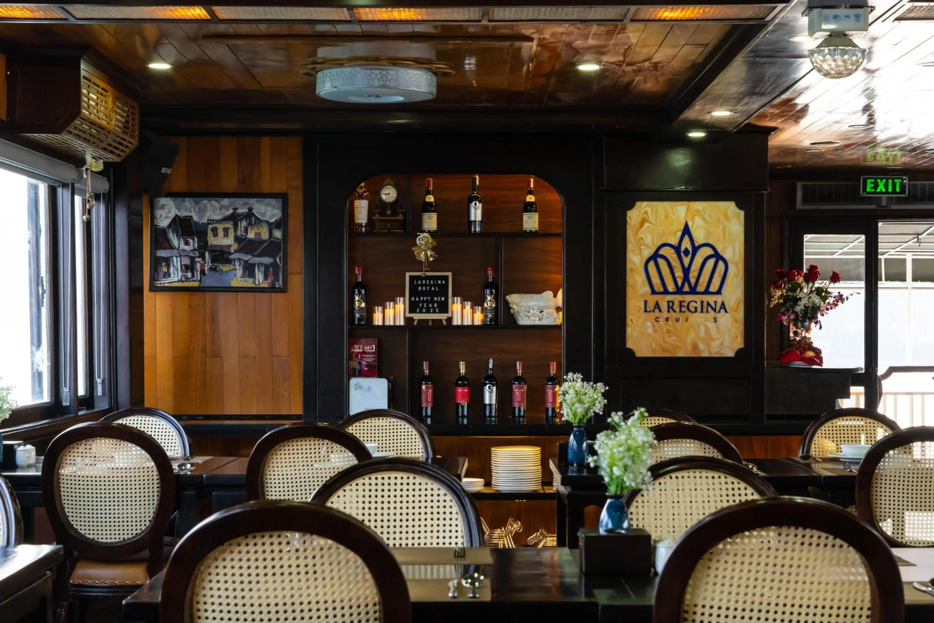 Restaurant/places to eat in La Regina Royal Cruise