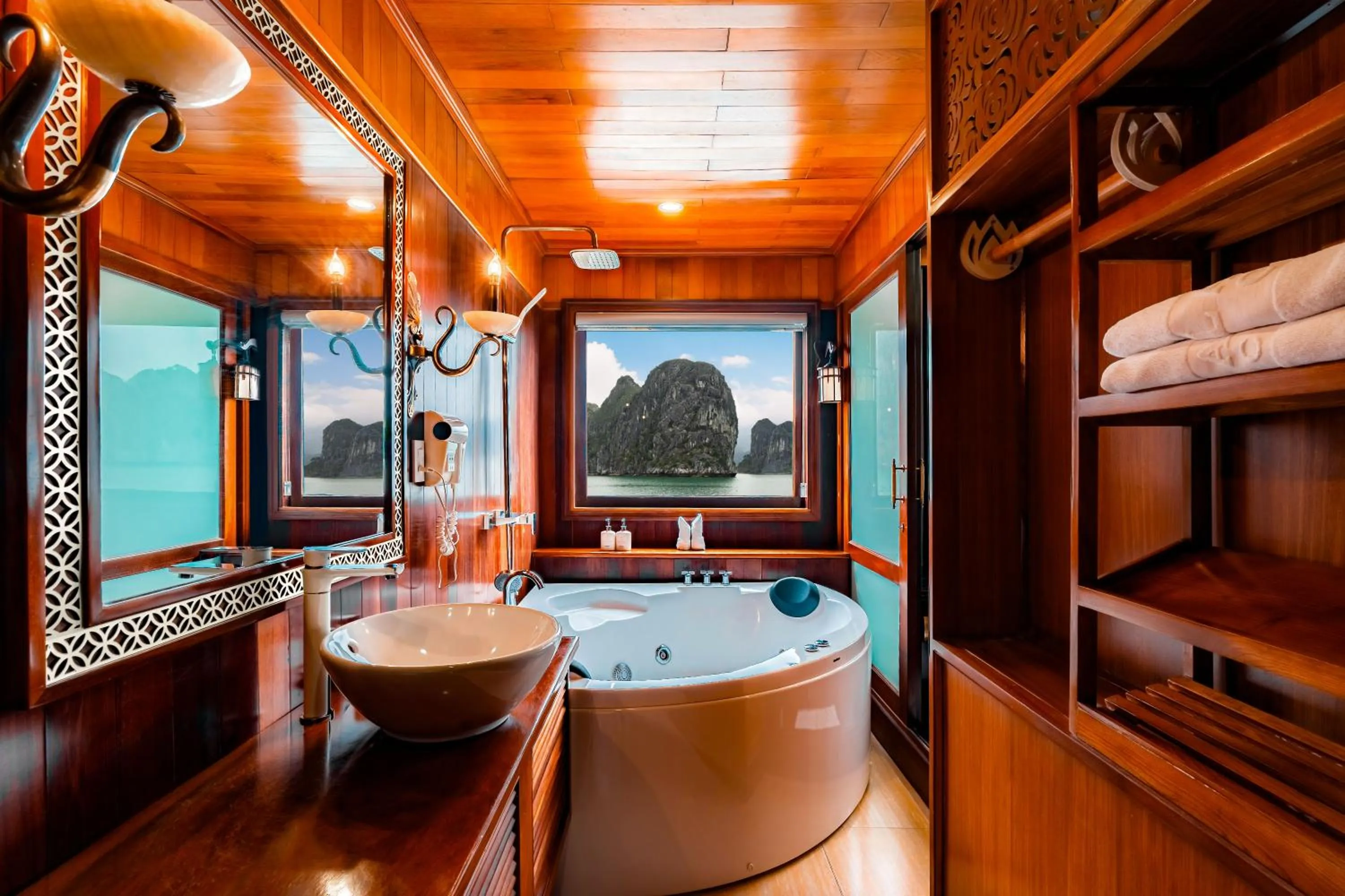 Toilet in La Regina Royal Cruise