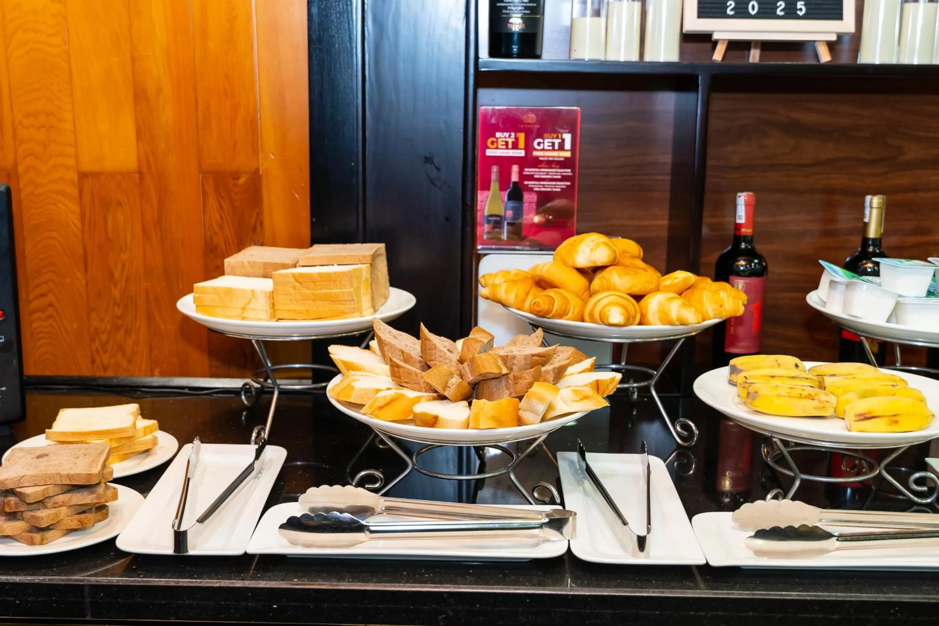 Breakfast in La Regina Royal Cruise