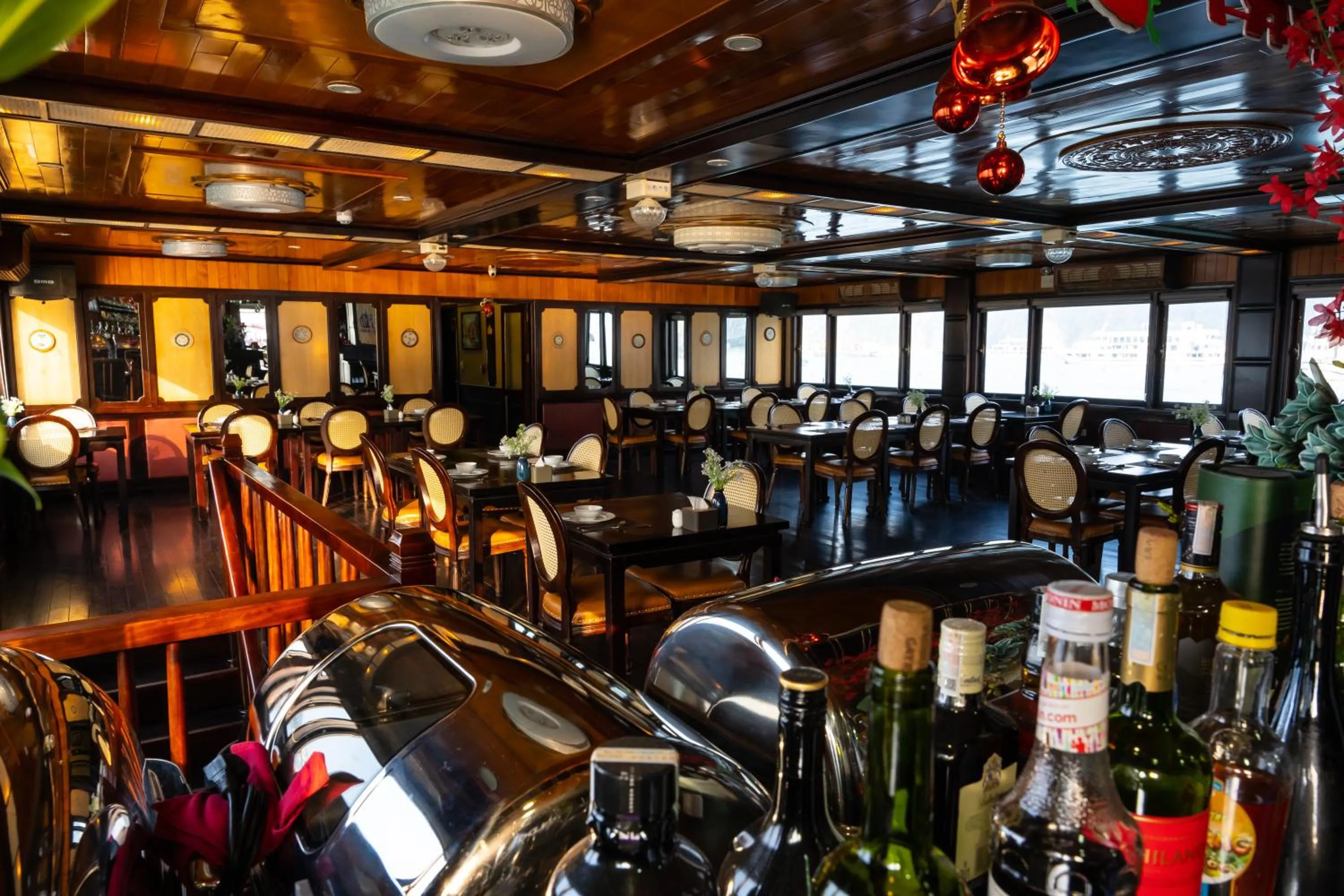 Restaurant/places to eat in La Regina Royal Cruise