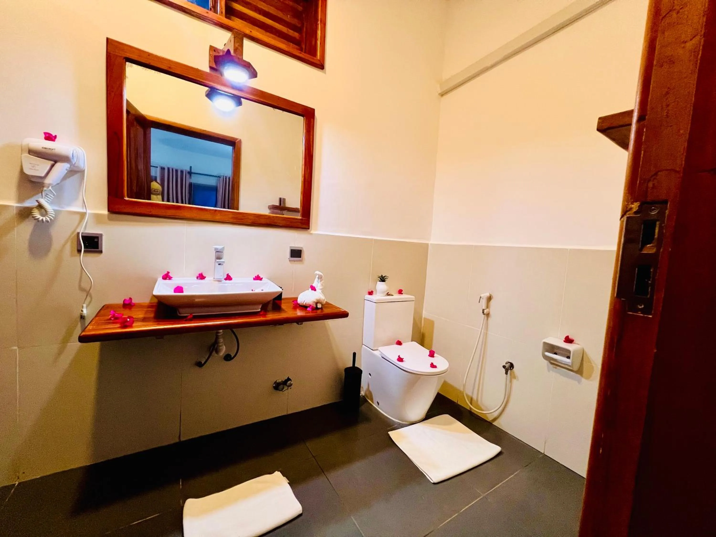 Bathroom in Tropical Nungwi