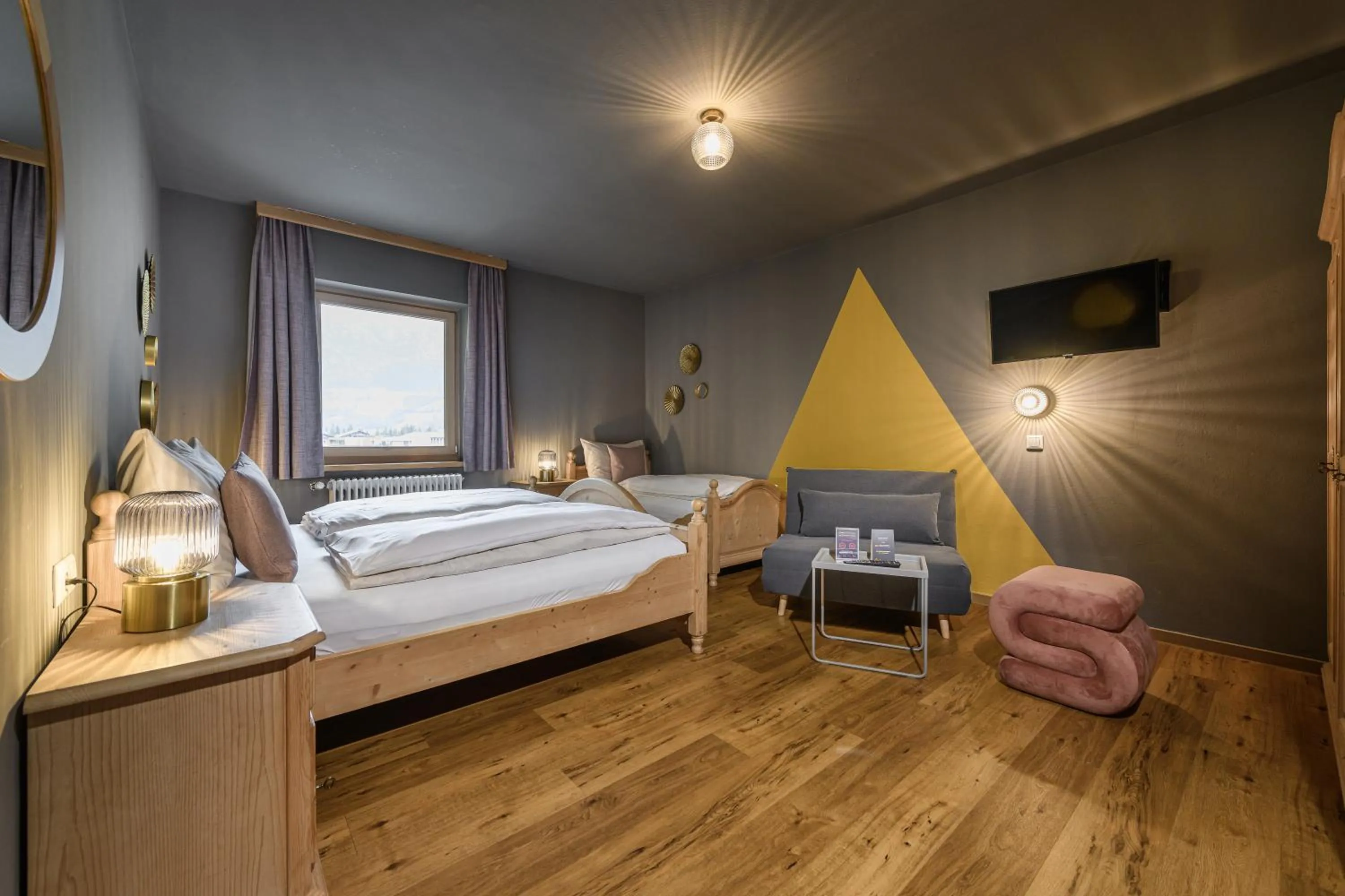 Photo of the whole room, Bed in B&B Berglift direkt an der Talstation