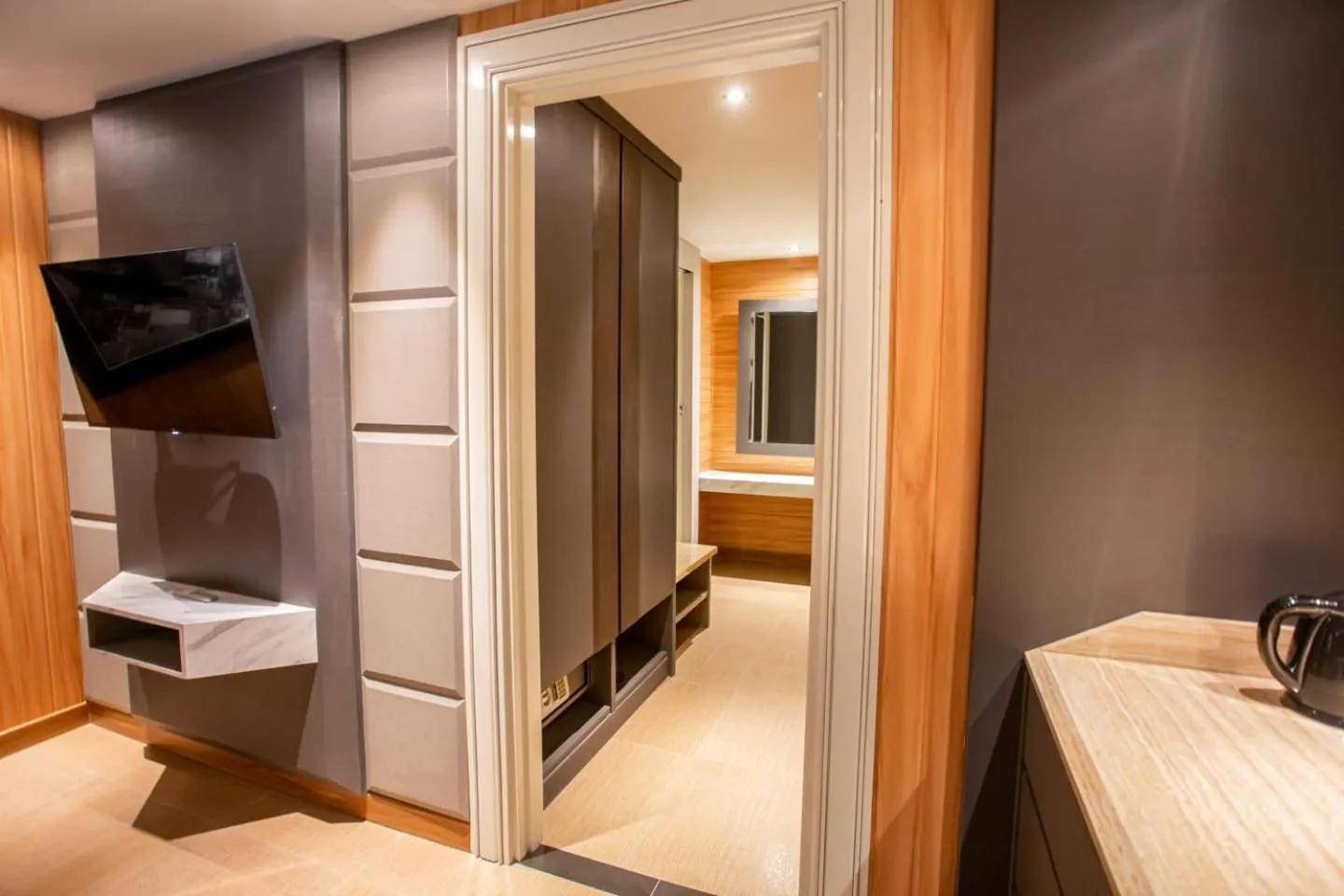 TV and multimedia in Avery De Grand City Hotel Bandung