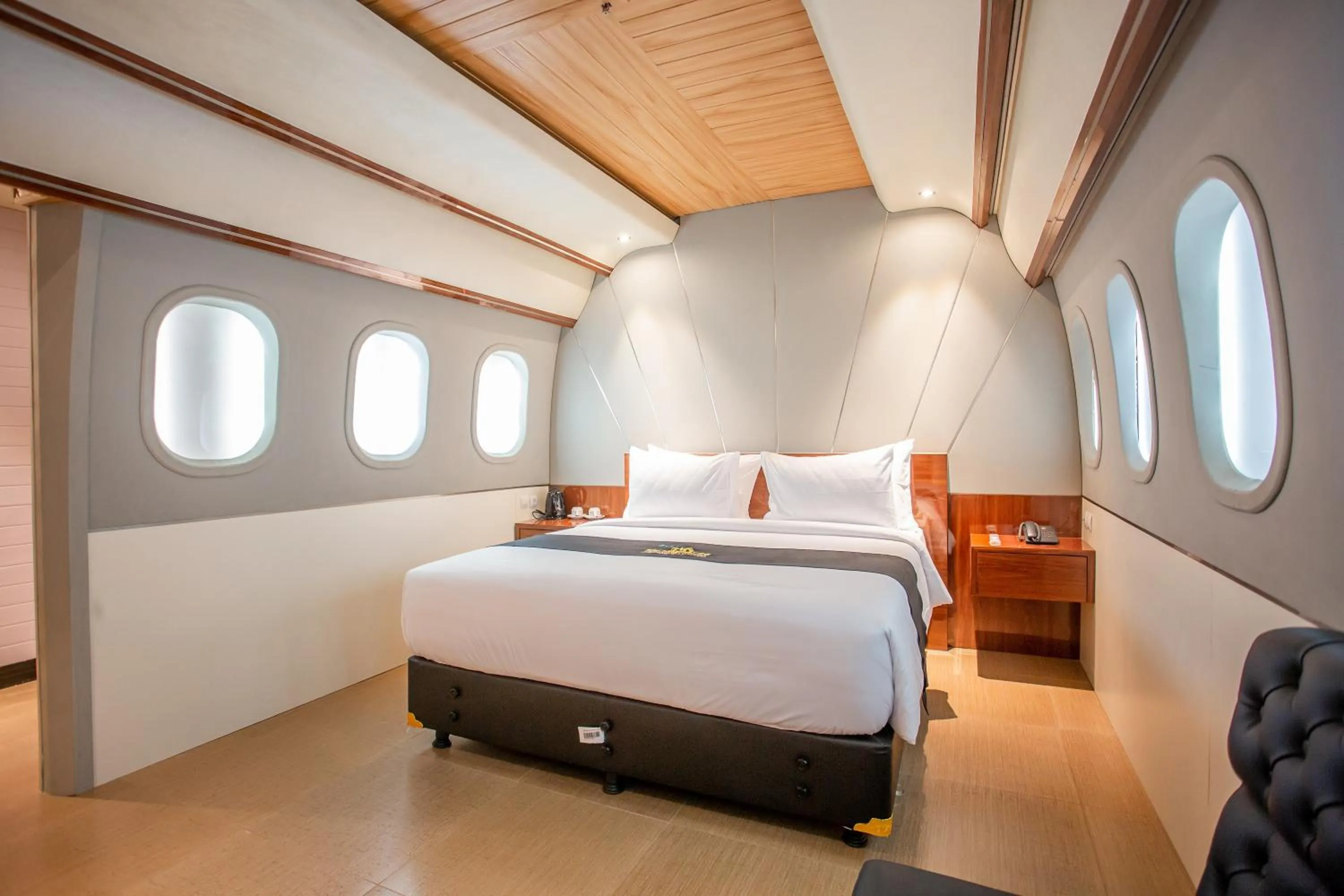 Bedroom, Bed in Avery De Grand City Hotel Bandung