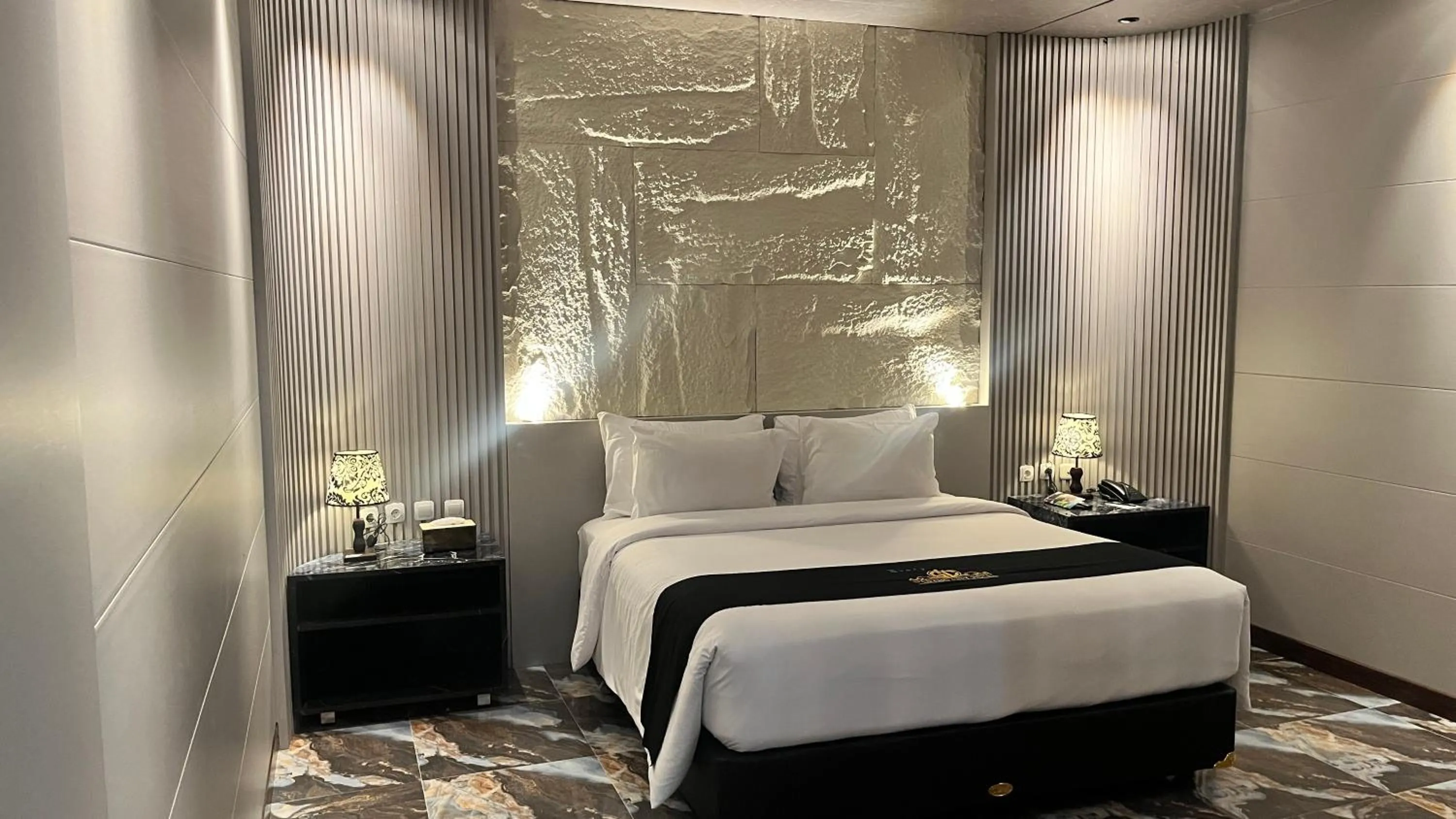 Bed in Avery De Grand City Hotel Bandung