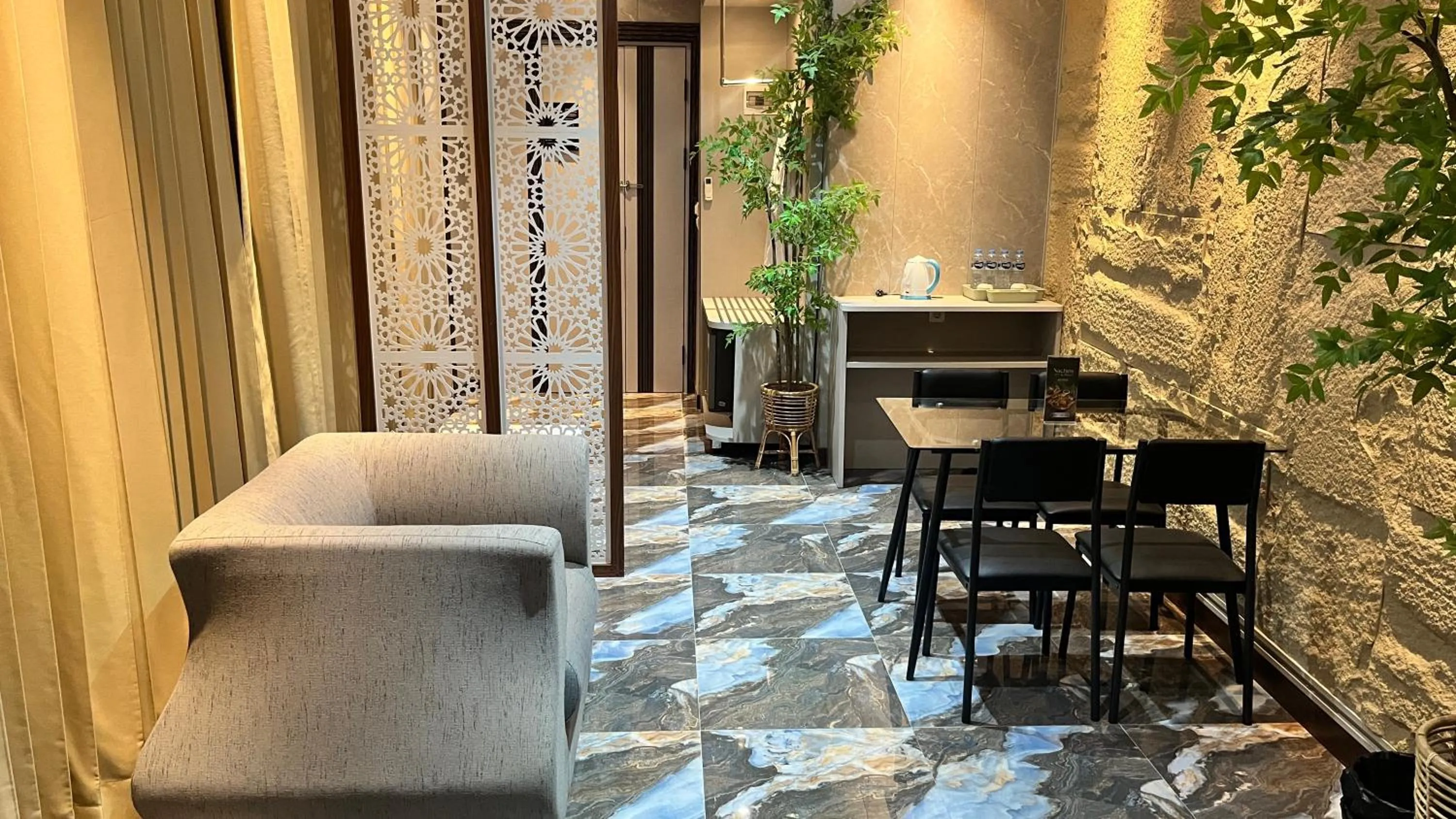 Avery De Grand City Hotel Bandung