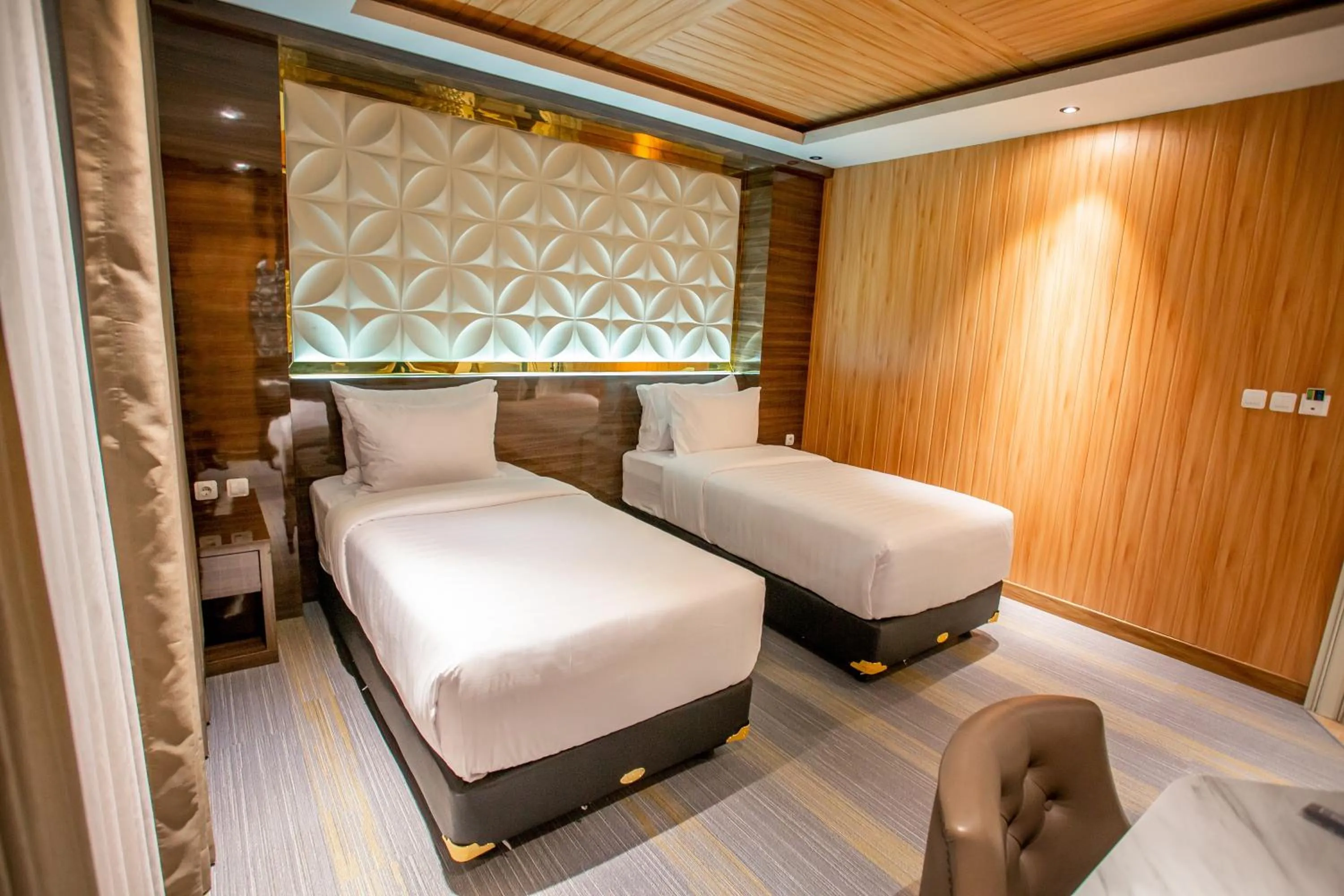 Bedroom, Bed in Avery De Grand City Hotel Bandung