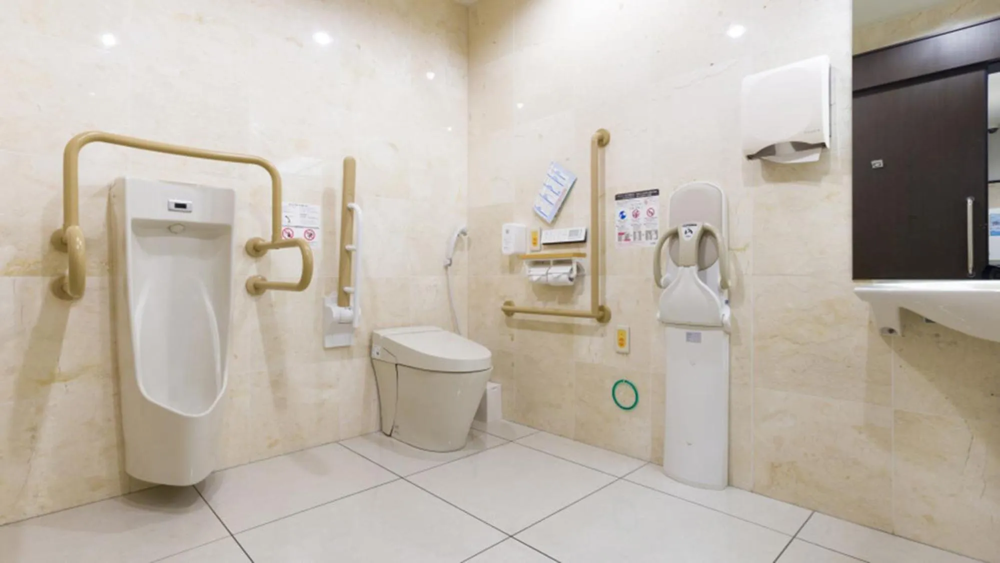 Toilet in Toyoko Inn Tottori-eki Kita-guchi