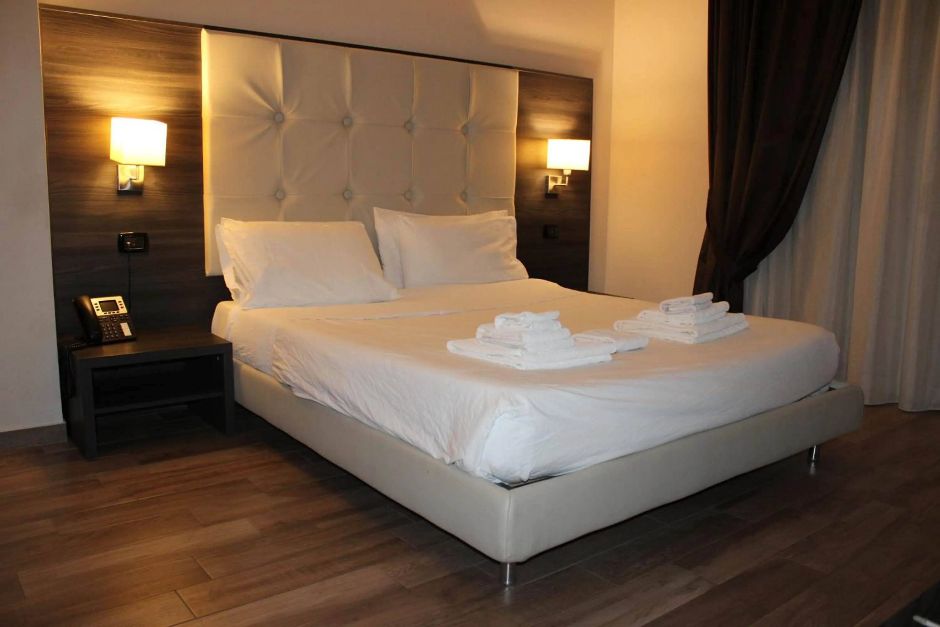 Photo of the whole room, Bed in Brain Rooms - Centro Città, Pulizia Giornaliera, Colazione Inclusa