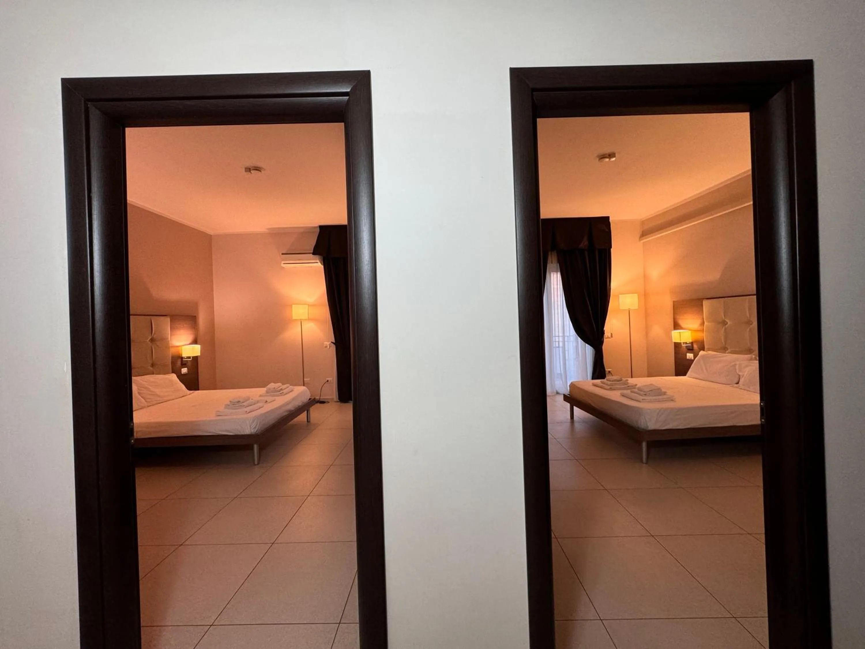 Photo of the whole room, Bed in Brain Rooms - Centro Città, Pulizia Giornaliera, Colazione Inclusa