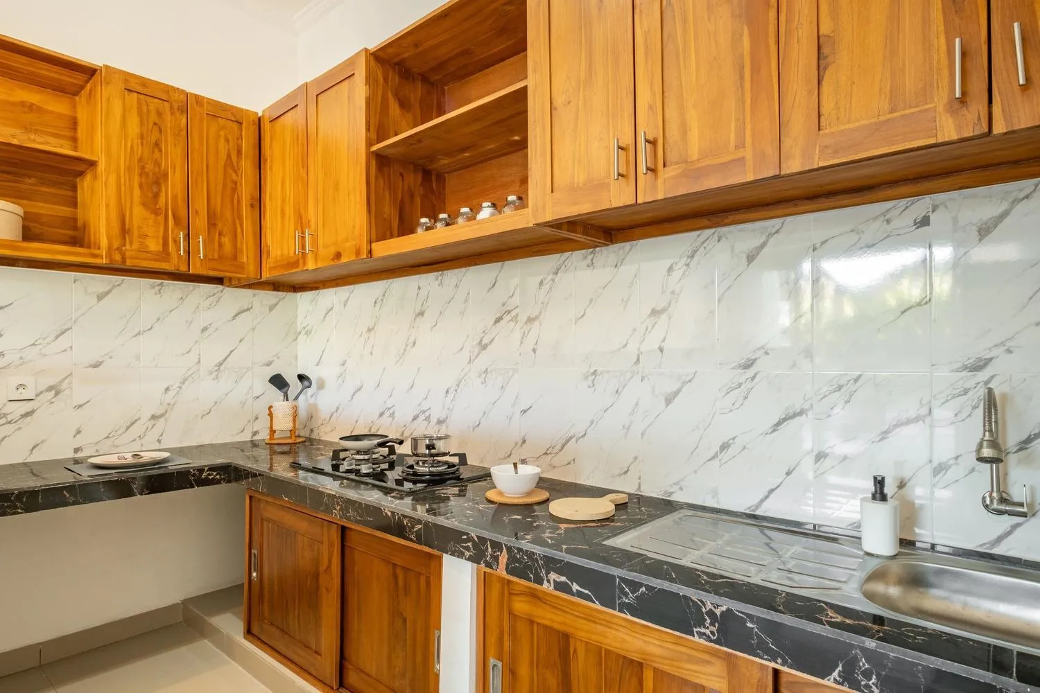 Kitchen or kitchenette in Cove D Ancak Villa and Bungalow