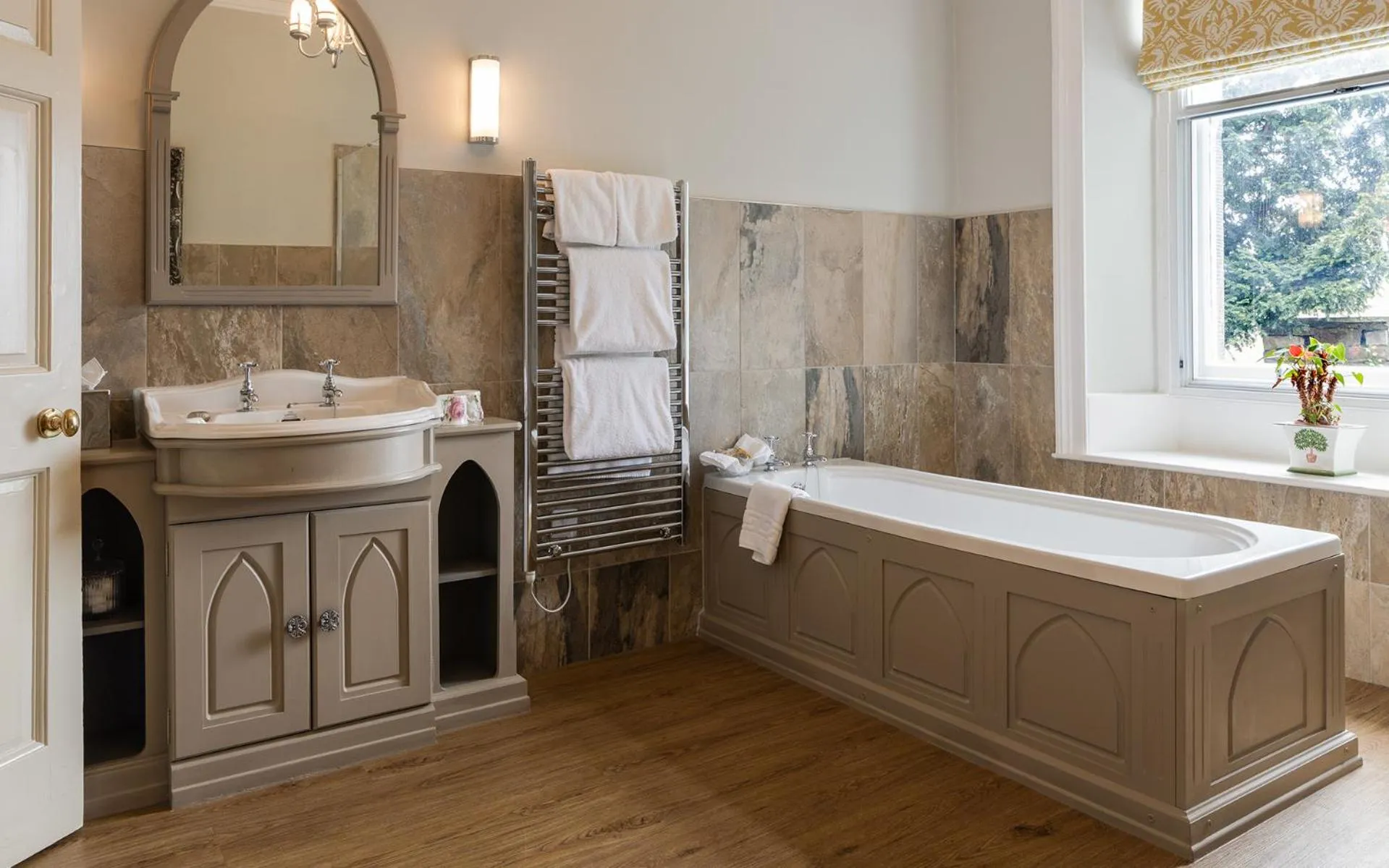 Toilet in The Burgoyne - Stunning Hotel with Amazing Views and Impeccable Service