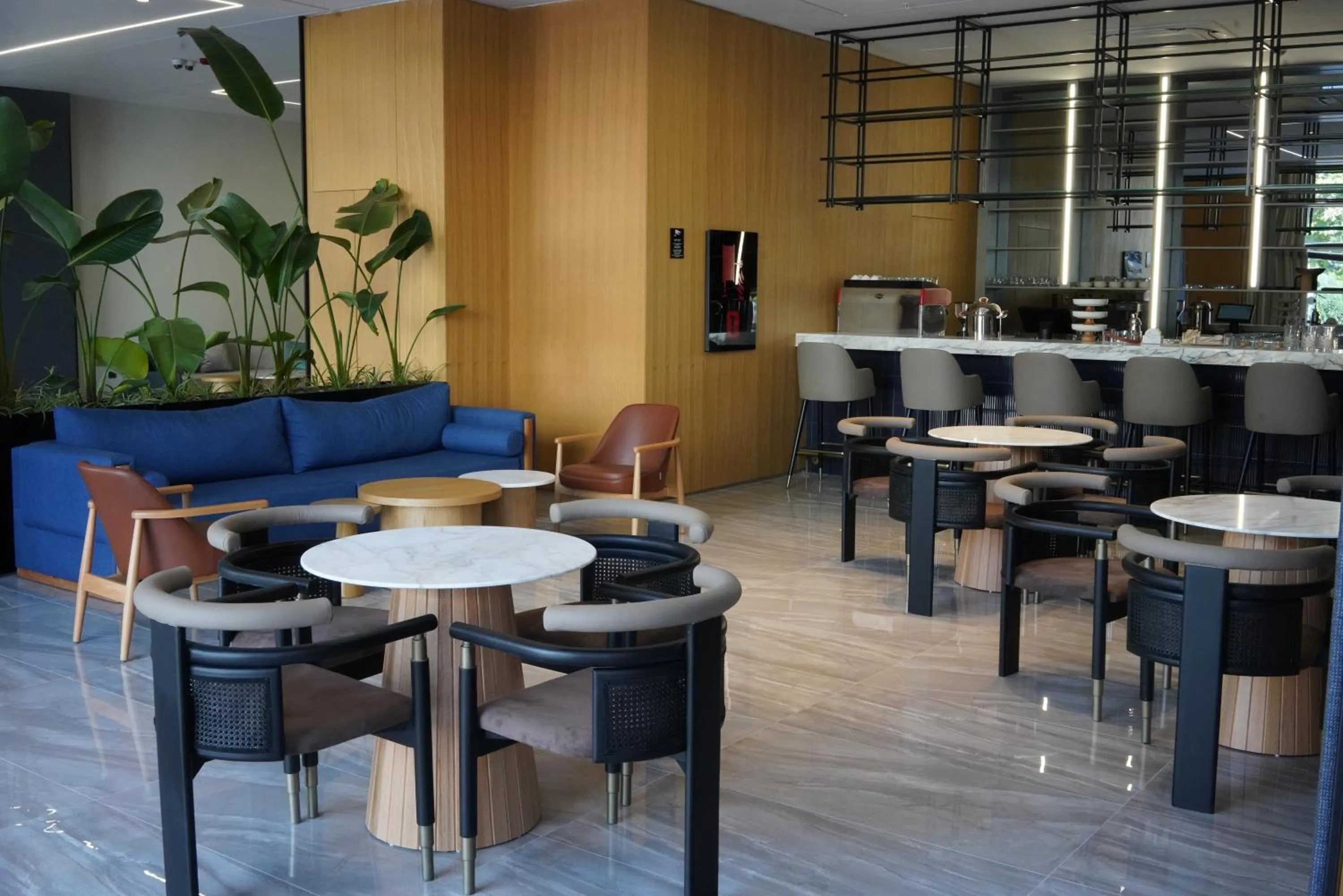 Restaurant/places to eat in Radisson Hotel Mersin