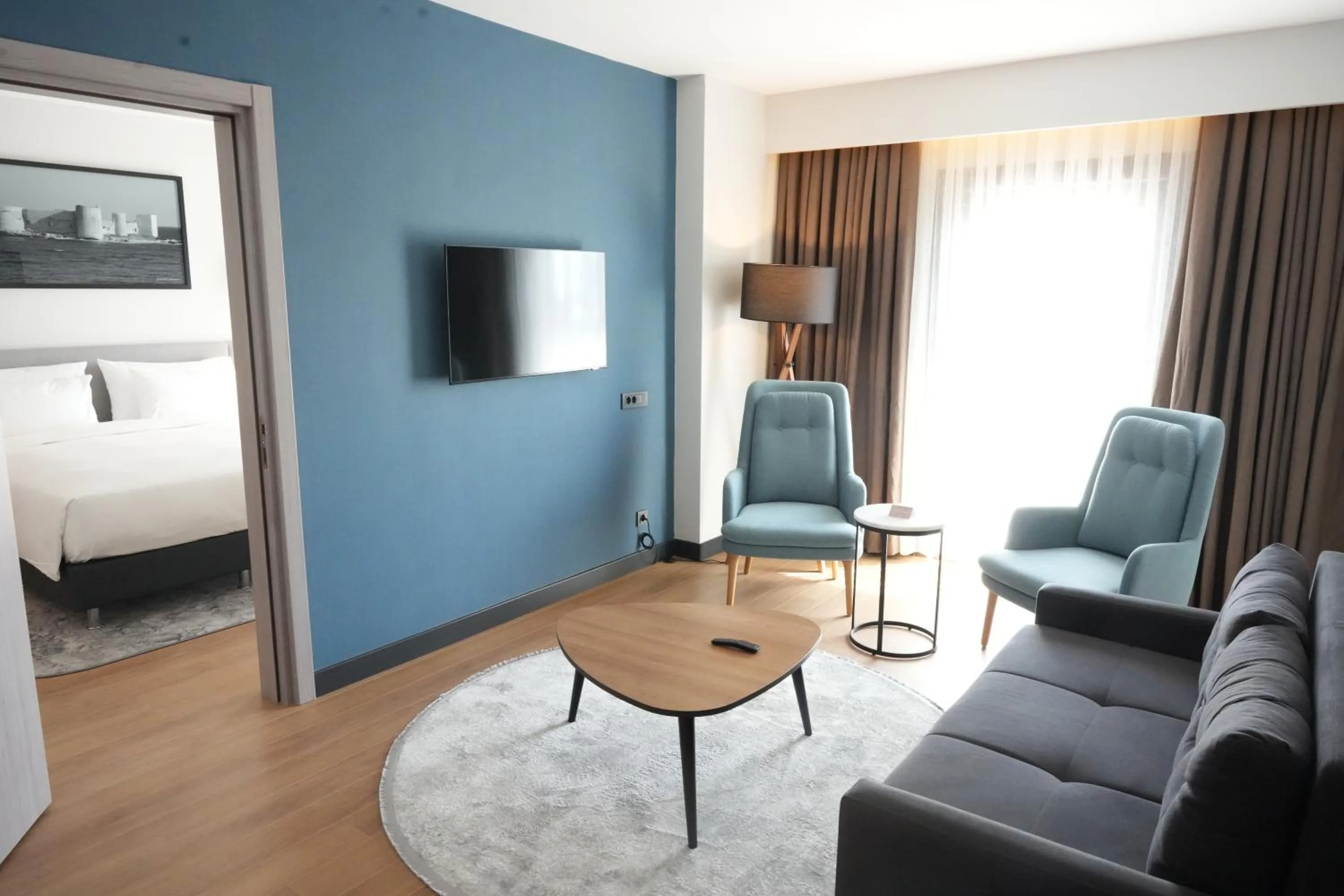 Communal lounge/ TV room in Radisson Hotel Mersin