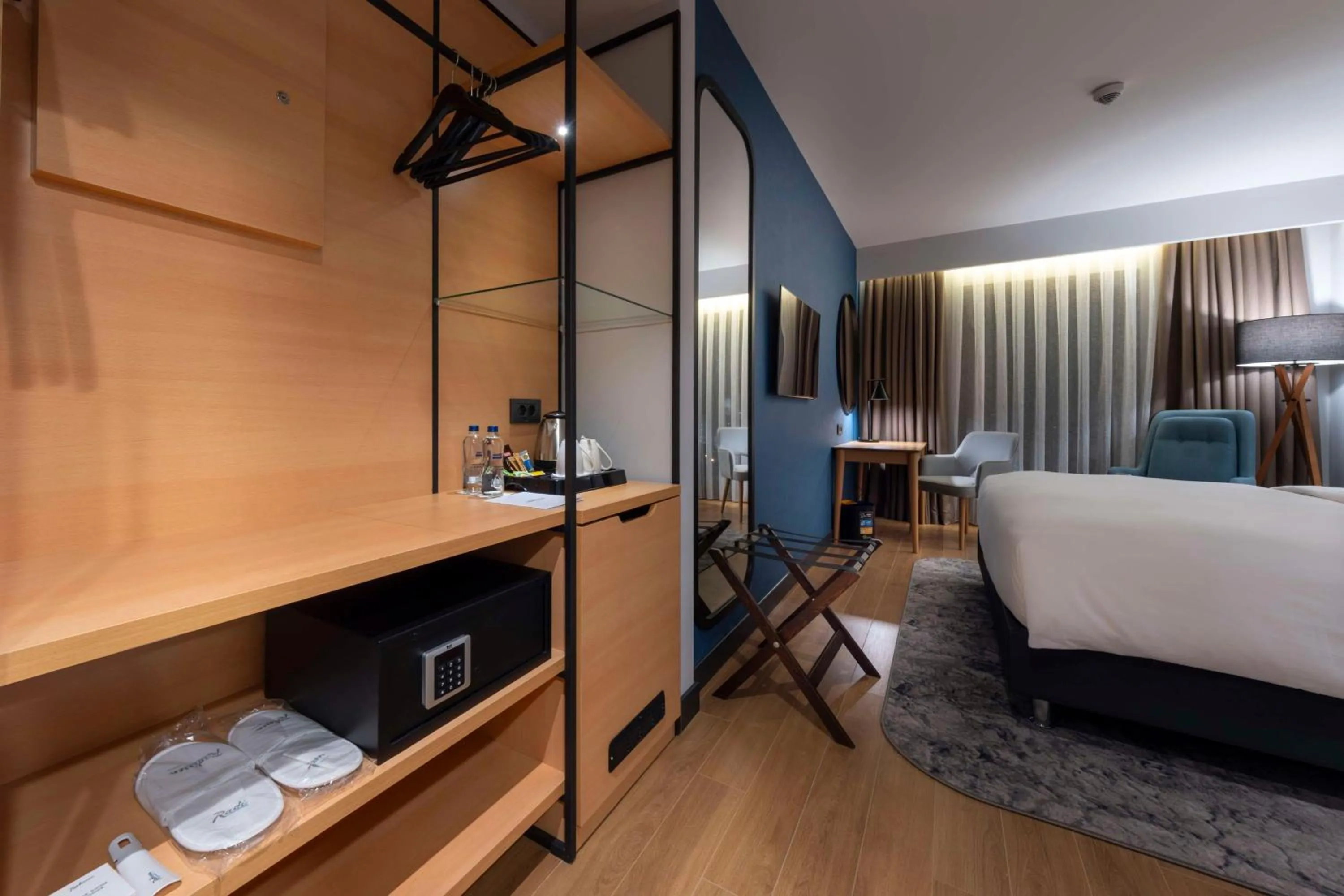 Bedroom, Bed in Radisson Hotel Mersin