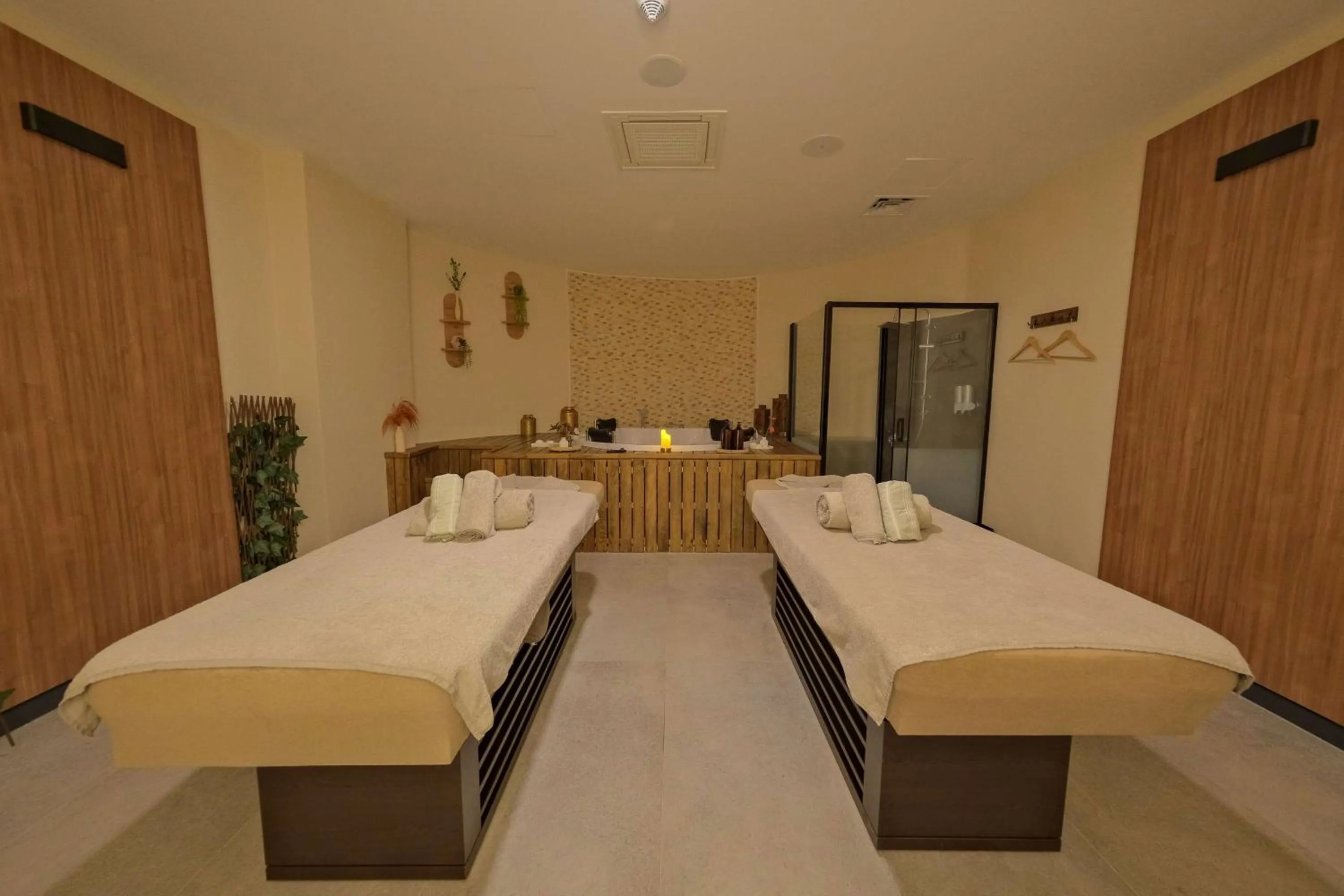 Fitness centre/facilities, Bed in Radisson Hotel Mersin