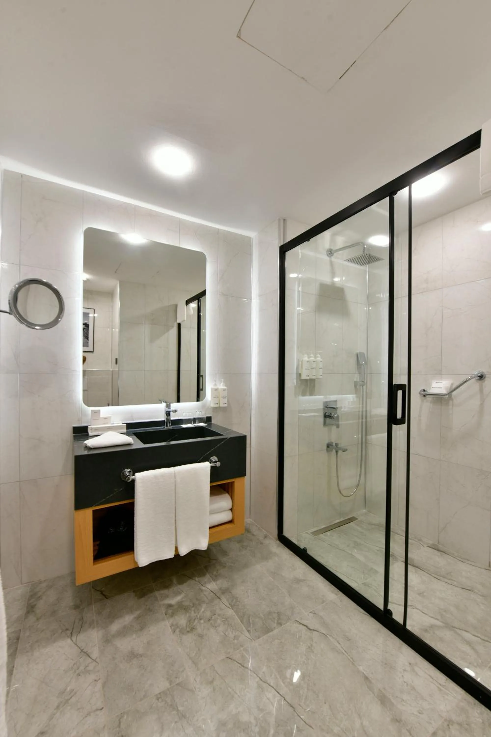 Shower in Radisson Hotel Mersin